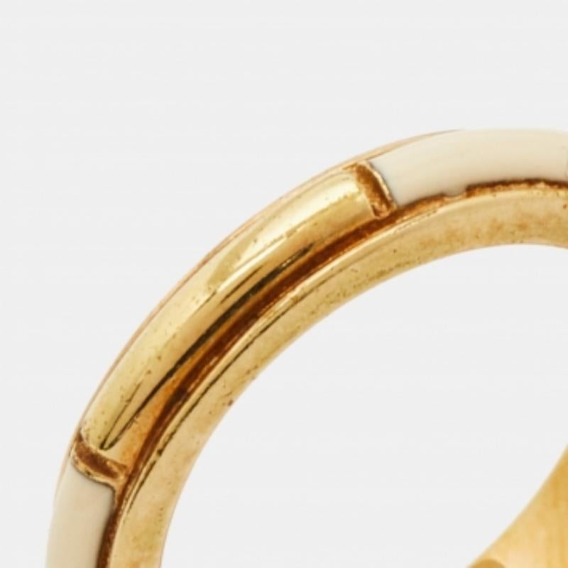 Anello Chloe con fascia smaltata in oro misura 52 In condizioni buone in vendita a Dubai, Al Qouz 2
