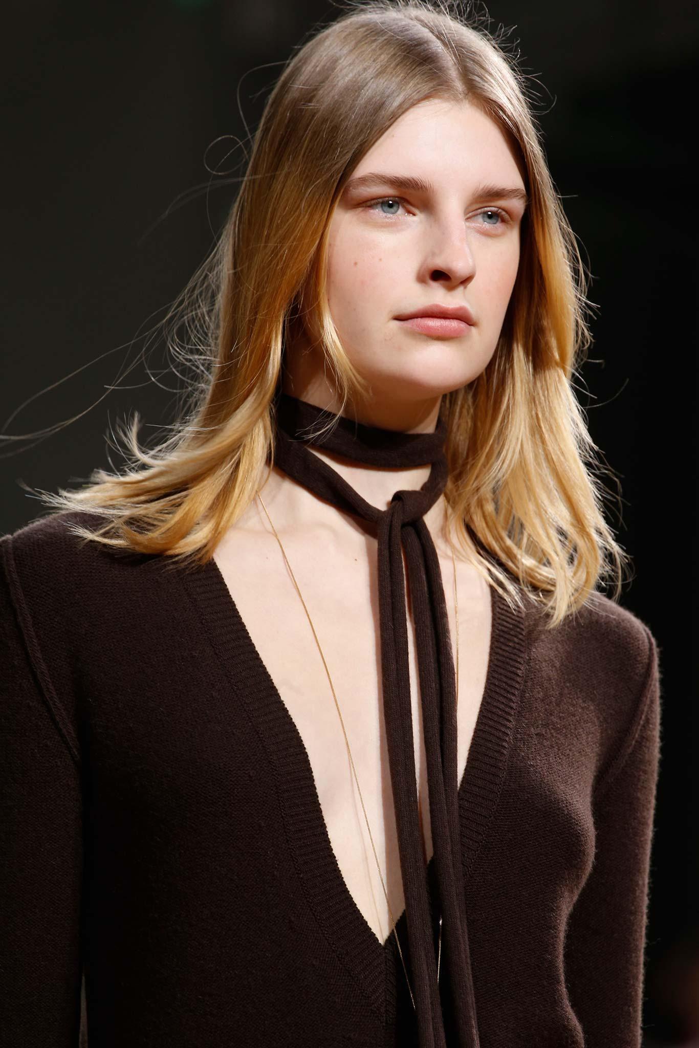 Chloé FALL 2015 RTW runway wool cashmere dress Clare Waight Keller READY-TO-WEAR
Chloe by Clare Waight Keller
Model: Eva Palionite showed this beautiful dress in the look of 13.
Collection: FALL 2015 READY-TO-WEAR
Country of production: Italy
Chloé