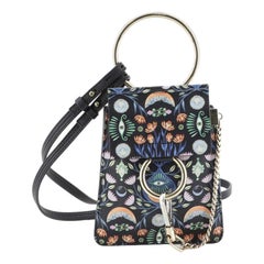 Chloe Faye Armband Crossbody Tasche bedrucktes Leder Mini