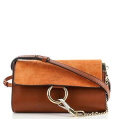 Mini-Umhängetasche aus Leder und Wildleder von Faye
