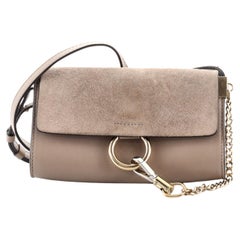Mini-Umhängetasche aus Leder und Wildleder von Faye