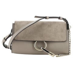 Mini-Umhängetasche aus Leder und Wildleder von Faye