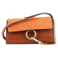 Mini-Umhängetasche aus Leder und Wildleder von Faye