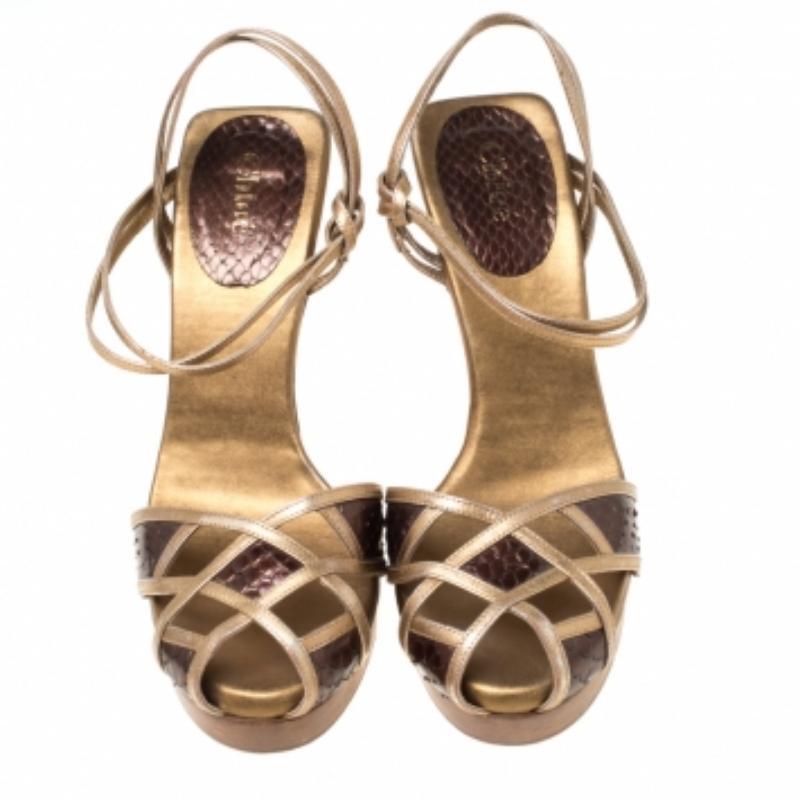 Chloe Gold/Brown Criss Cross Leather and Snakeskin Platform Sandals Size 37 (Sandales à plateforme en cuir et peau de serpent) en vente 3