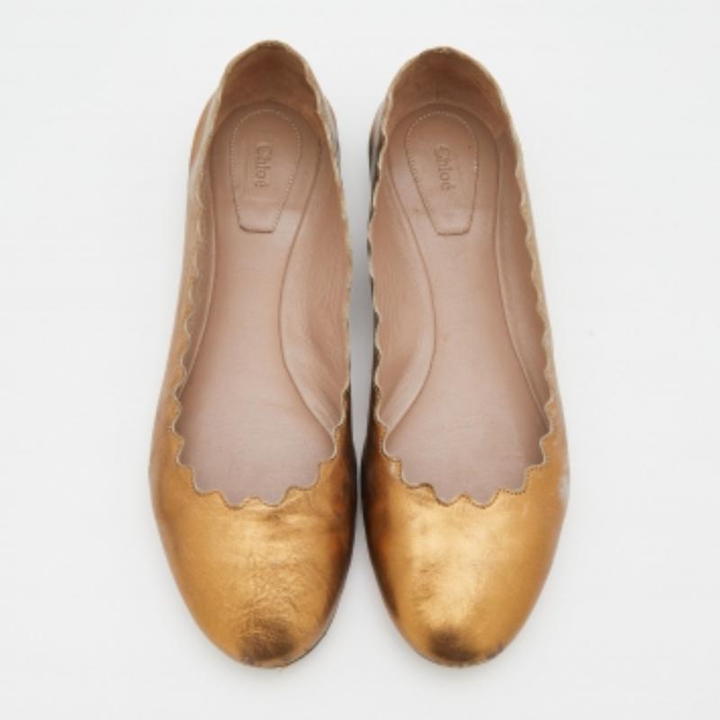 Chloe Cuero Dorado Lauren Festoneado Bailarinas Talla 36.5 Gris en venta
