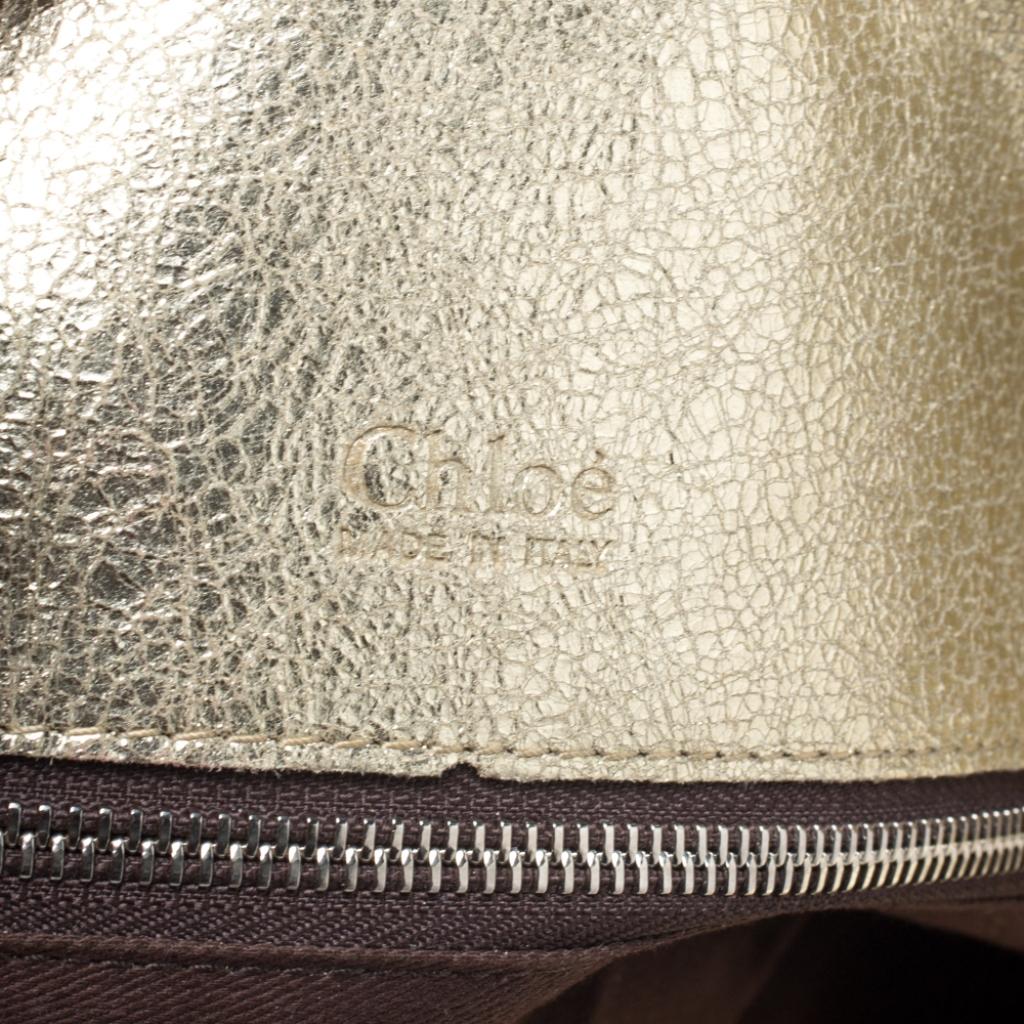Chloe Gold Metallic Textured Leather Clutch In Good Condition In Dubai, Al Qouz 2