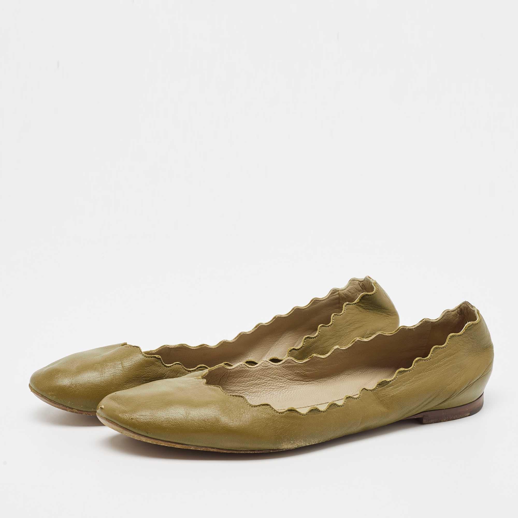 Completa il tuo look aggiungendo queste ballerine Chloe al tuo bel guardaroba. Sono realizzati con maestria per garantire una vestibilità e uno stile perfetti.