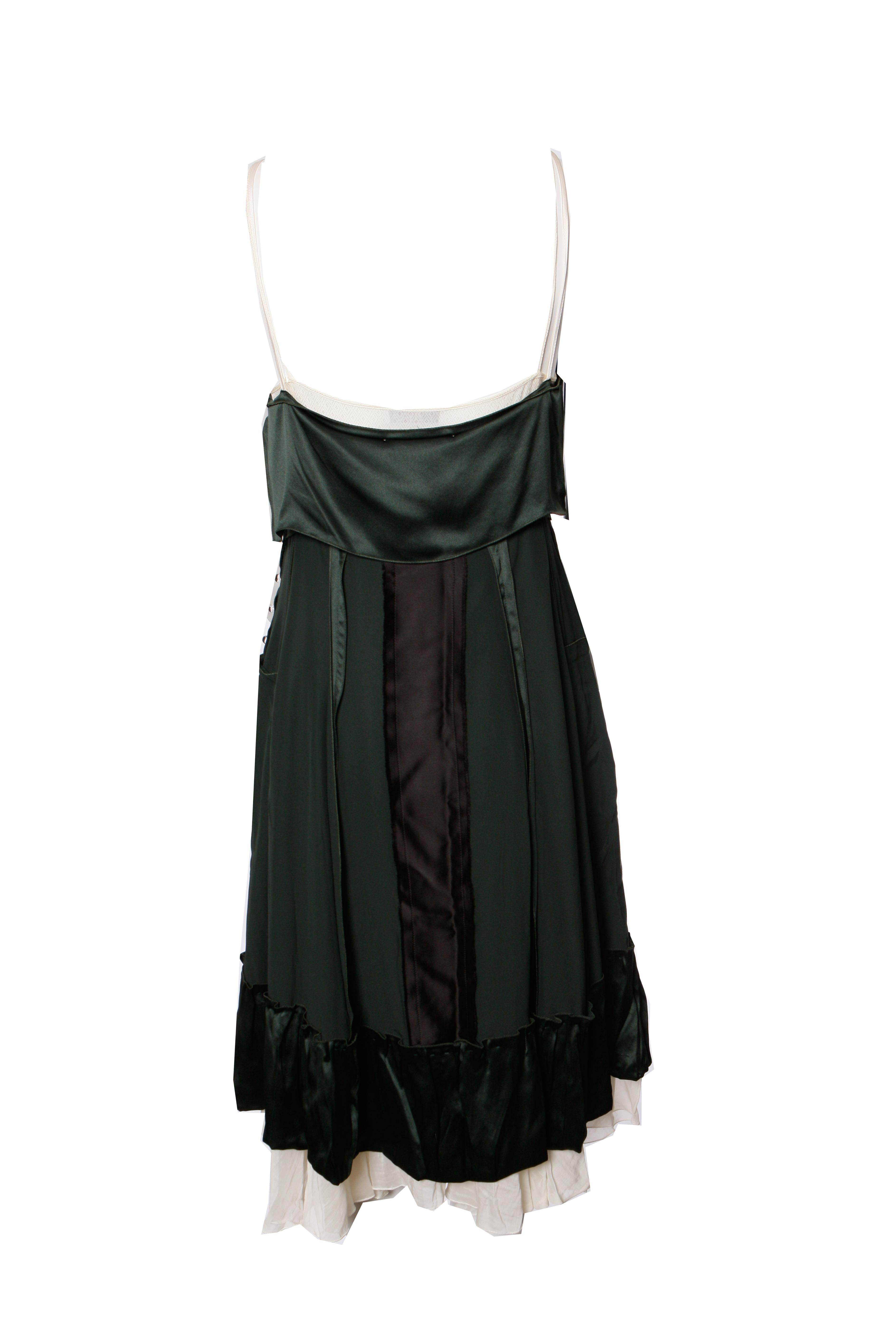 Chloe, Green silk inverted dress. In Excellent Condition For Sale In AMSTERDAM, NL