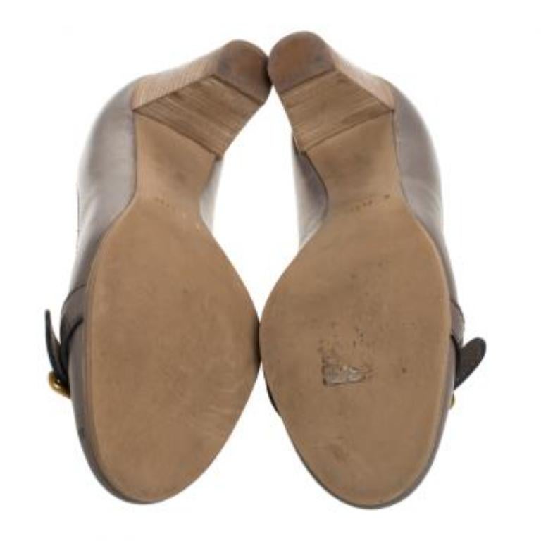 Bombas de tacón bloque con detalle de hebilla de piel gris de Chloe Talla 37 en venta 5