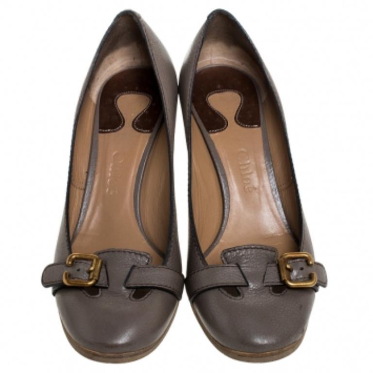 Bombas de tacón bloque con detalle de hebilla de piel gris de Chloe Talla 37 en venta 1
