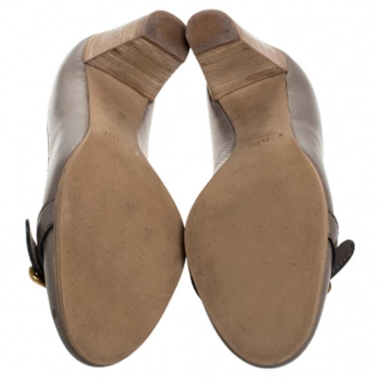 Bombas de tacón bloque con detalle de hebilla de piel gris de Chloe Talla 37 en venta 4