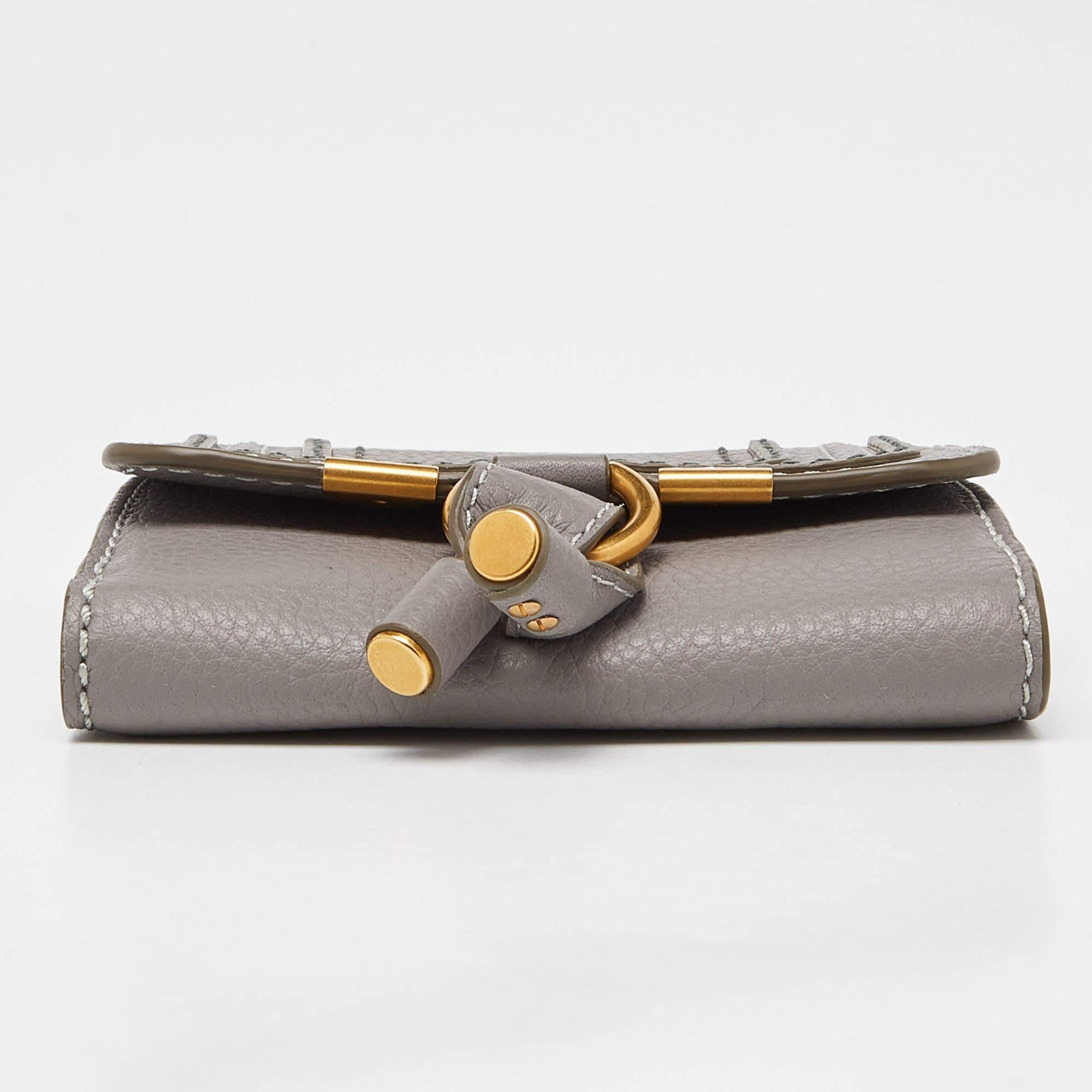 Women's Chloe Grey Leather Marcie Compact Wallet For Sale