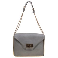 Chloe - Borsa a tracolla media Sally Flap in pelle grigia con pavé
