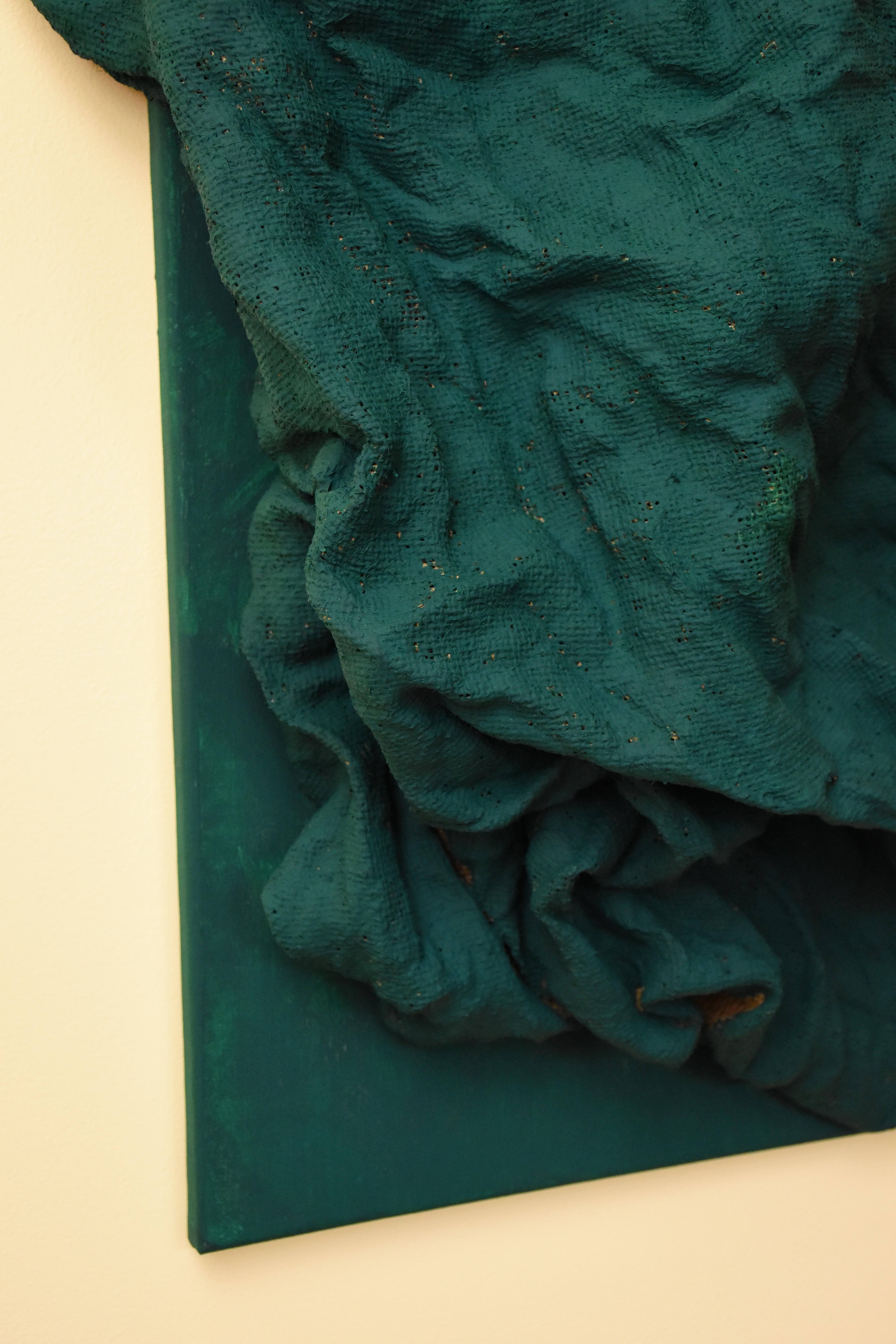 Emerald Green Folds (hardened fabric, wall green art, contemporary art design) - Sculpture by Chloe Hedden