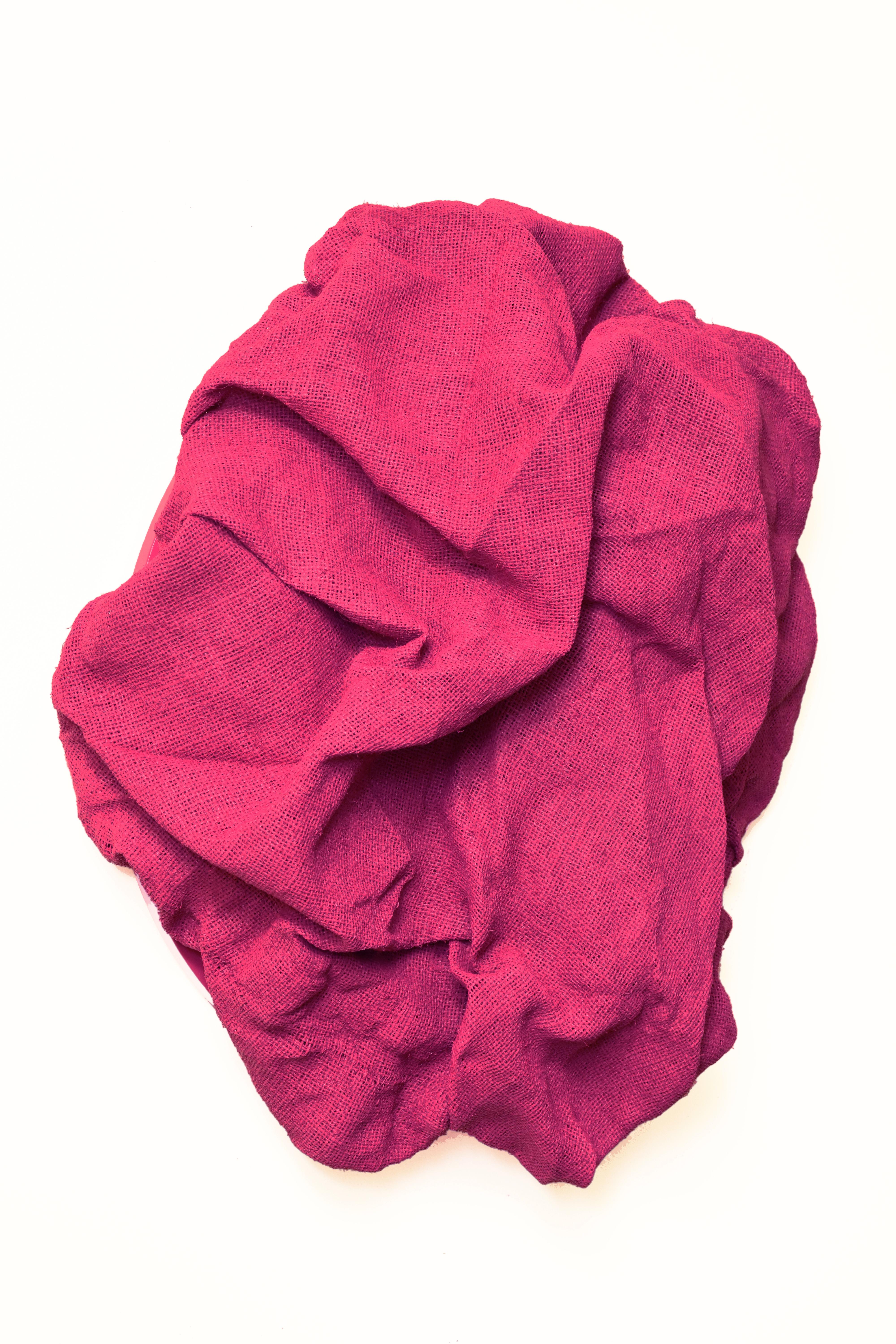 Sculpture murale «ambo Pink Folds » en tissu, monochrome, chaude, mcm en vente 1