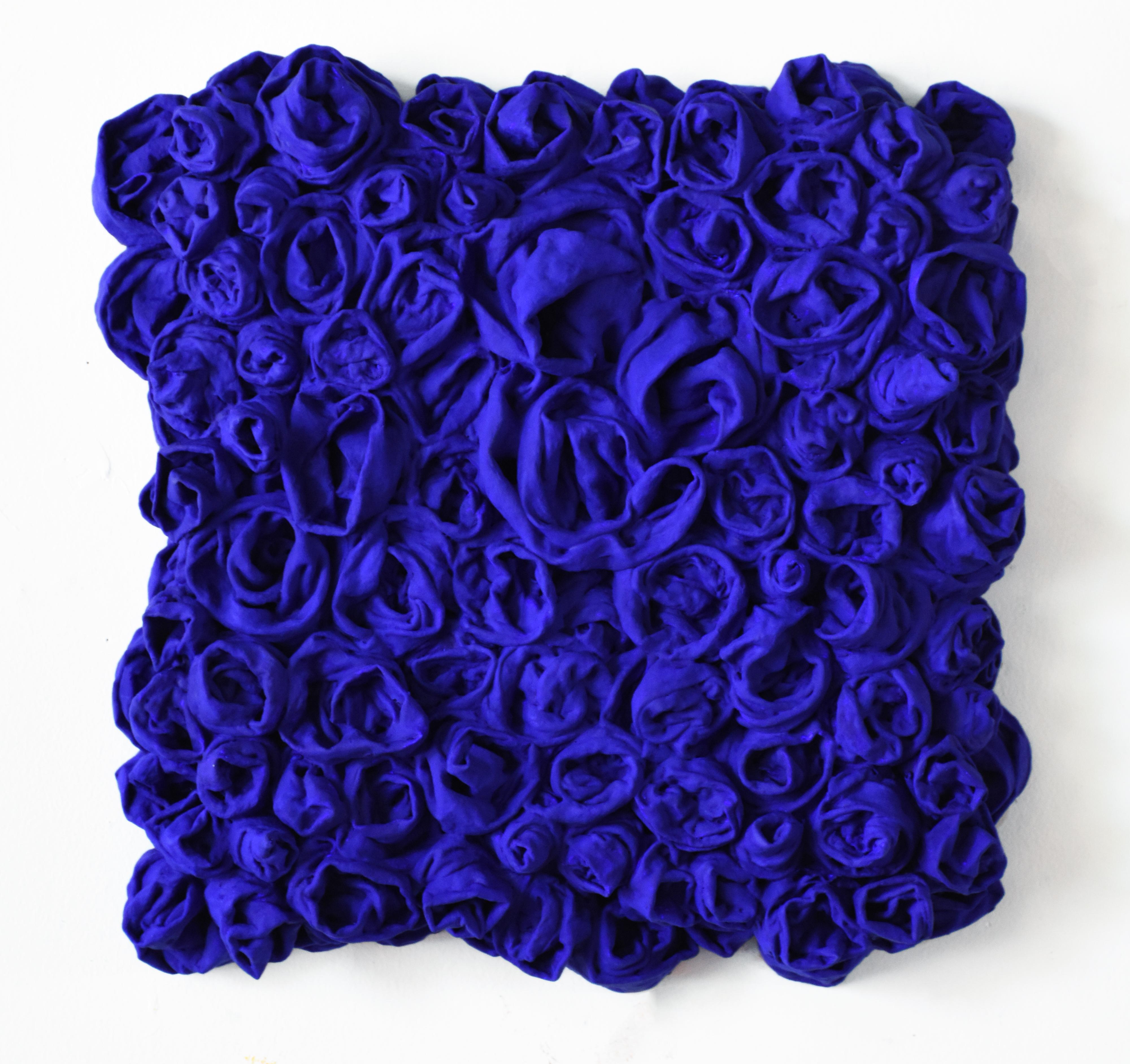 Ultra-Blue Rosettes - Sculpture by Chloe Hedden