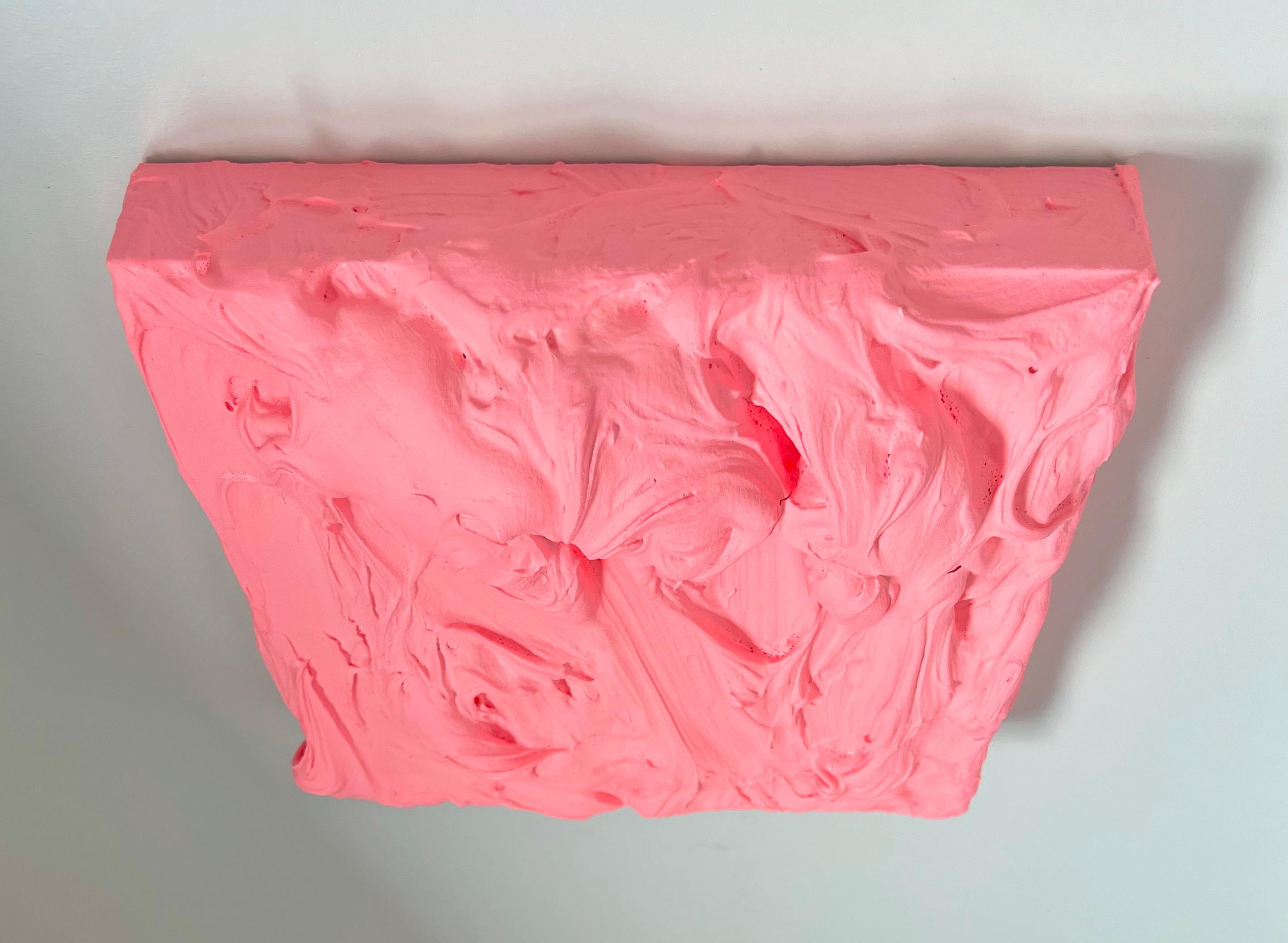  80er Pfirsich Excess (rosafarbenes, mehrfarbiges, monochromes, quadratisches Gemälde im Pop-Design) (Pink), Abstract Painting, von Chloe Hedden