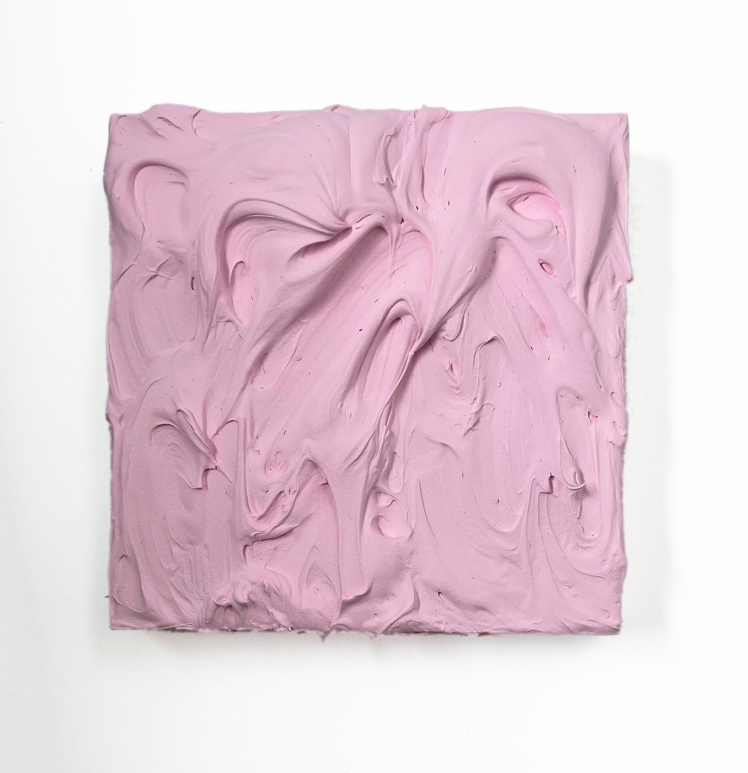 Chloe Hedden Abstract Sculpture – Baby Pink Excess (Rose Impasto dicke Malerei monochrome Pop Quadrat Design)