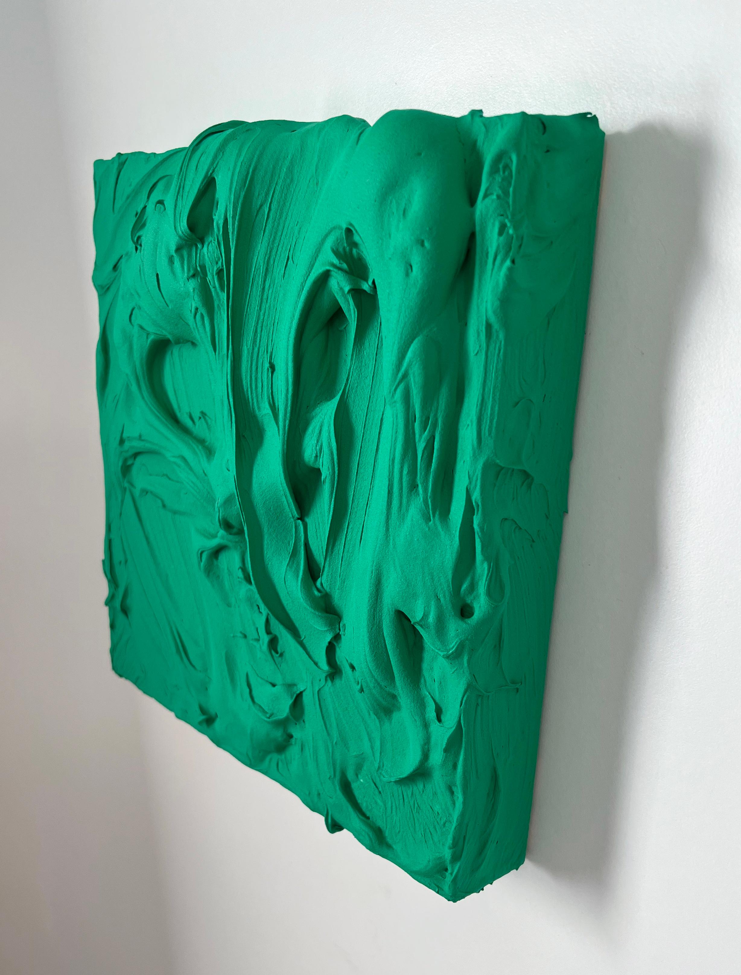 Excess vert émeraude (peinture épaisse à l'empâtement motif carré monochrome pop art) - Pop Art Painting par Chloe Hedden