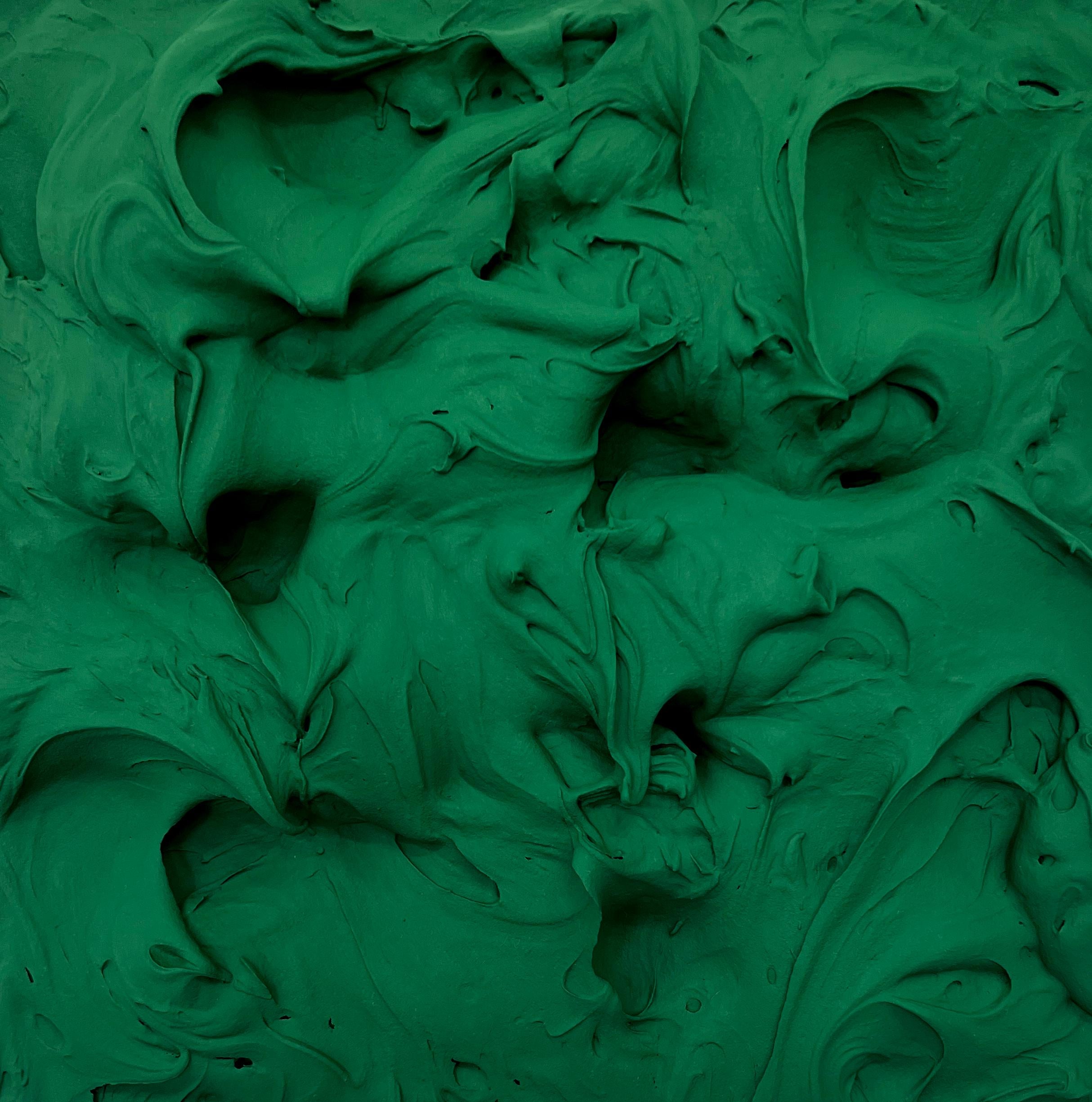 Eccesso di felci della foresta (pittura a impasto verde spesso, disegno pop monocromatico quadrato) - Sculpture Pop Art di Chloe Hedden