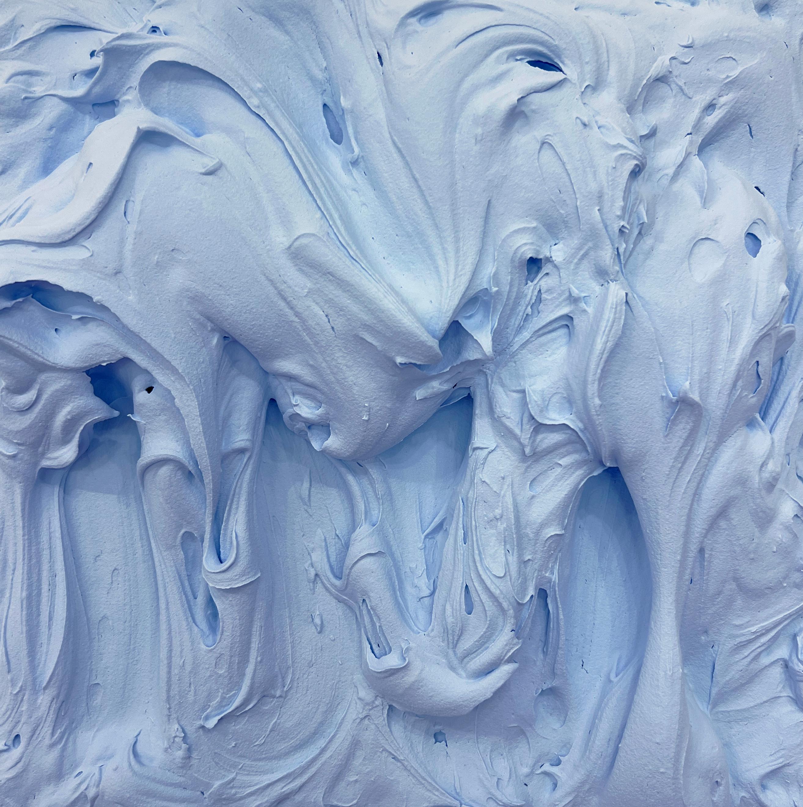 Forget Me Not Blue Excess (pittura a impasto spesso, design monocromatico pop quadrato) - Painting di Chloe Hedden