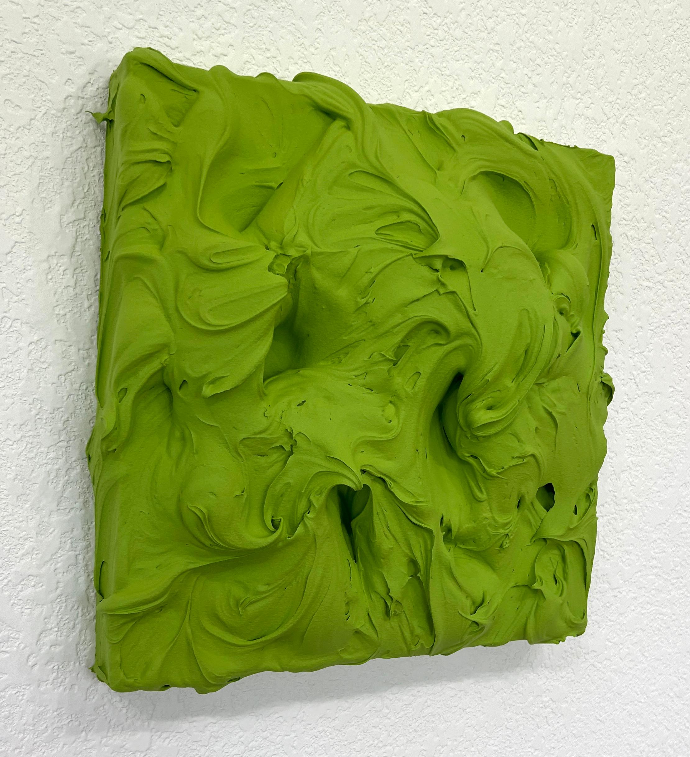 Guacamole Excess (pittura a impasto verde spesso con disegno pop monocromatico quadrato) - Abstract Painting Verde di Chloe Hedden