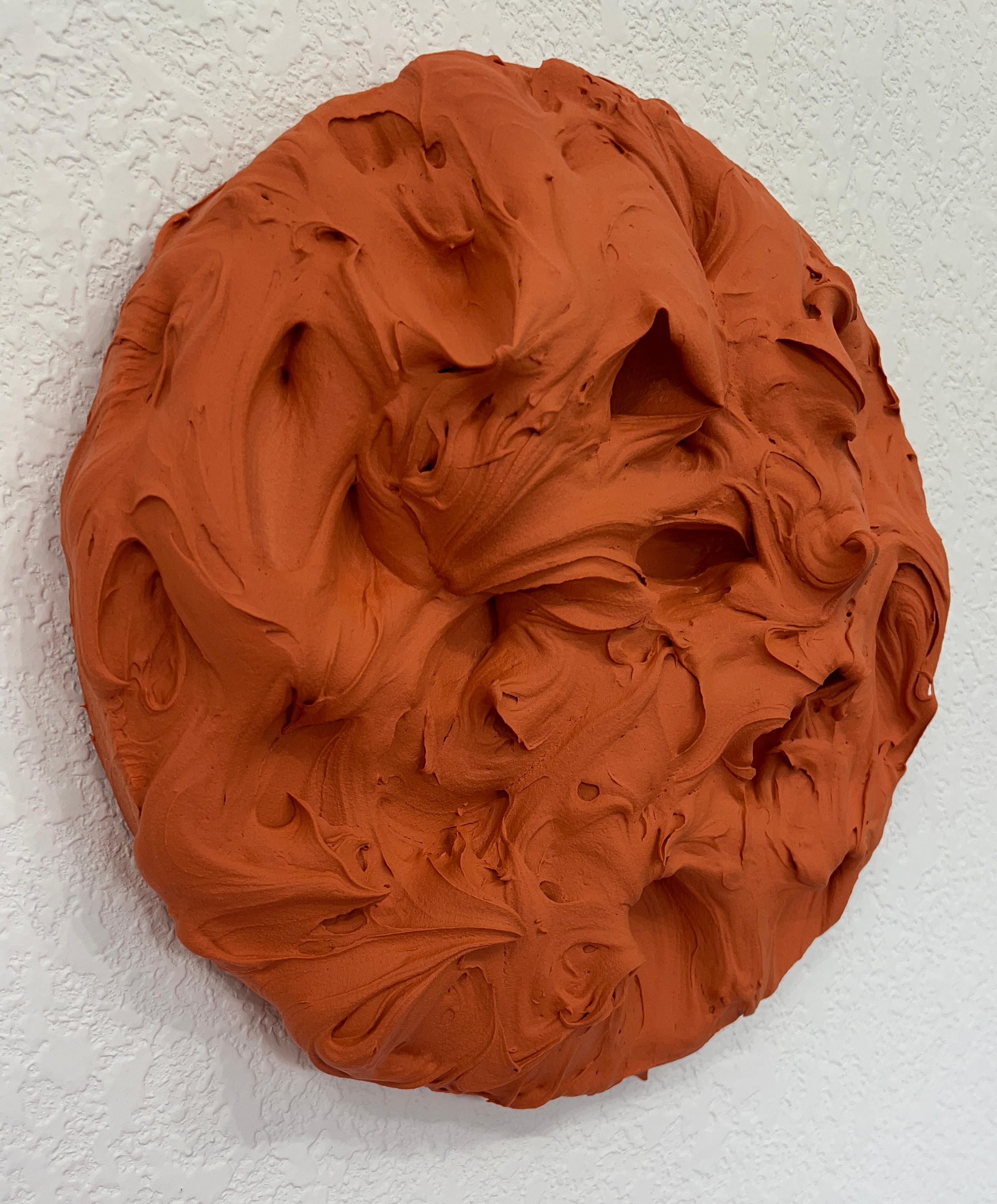 Pumpkin Spice Excess (pittura a impasto rosa spesso con disegno pop monocromatico quadrato) - Abstract Sculpture Rosa di Chloe Hedden