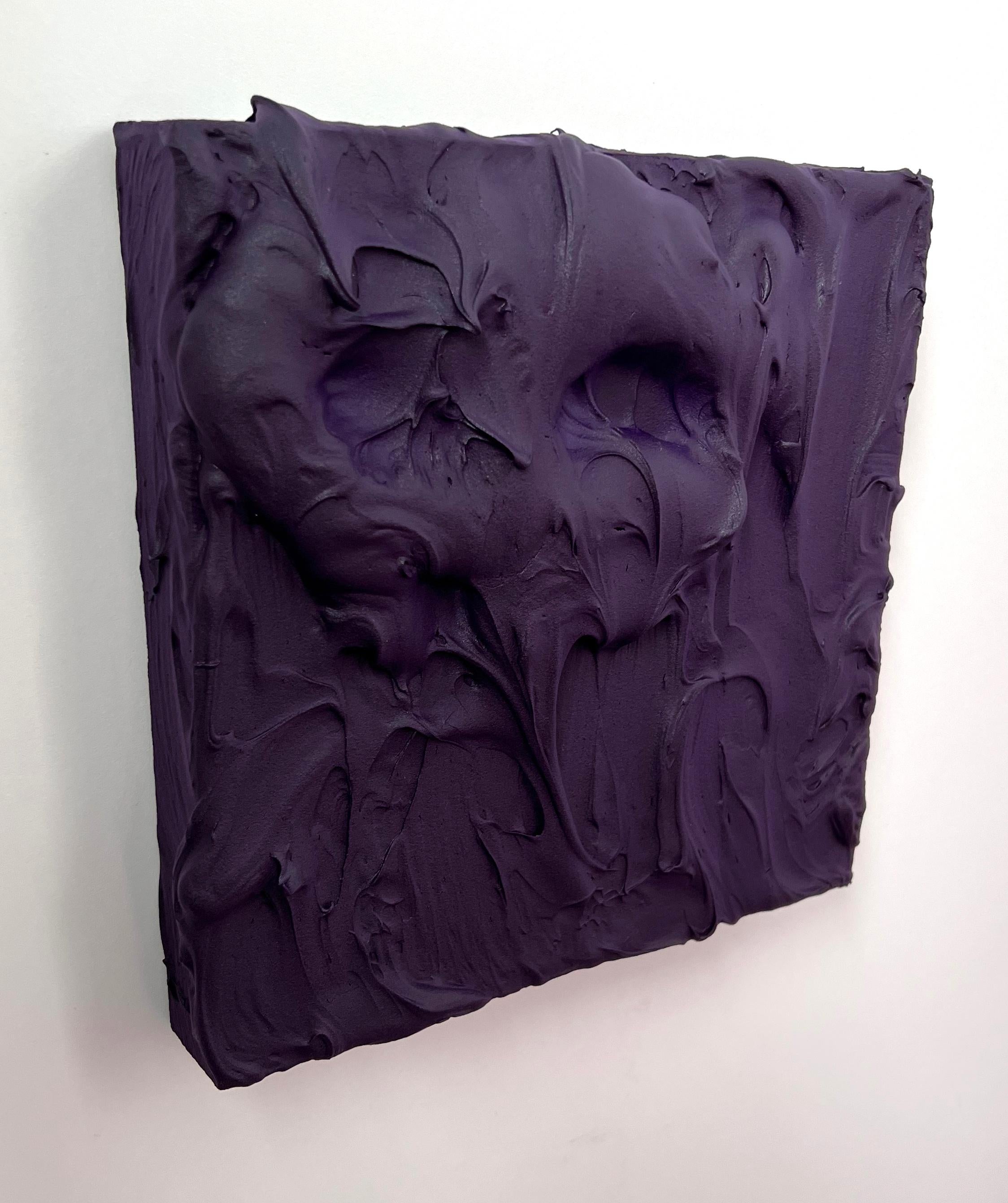 Royal Purple Excess (thick impasto painting monochrome Pop-Art quadratisches Design) (Braun), Abstract Sculpture, von Chloe Hedden