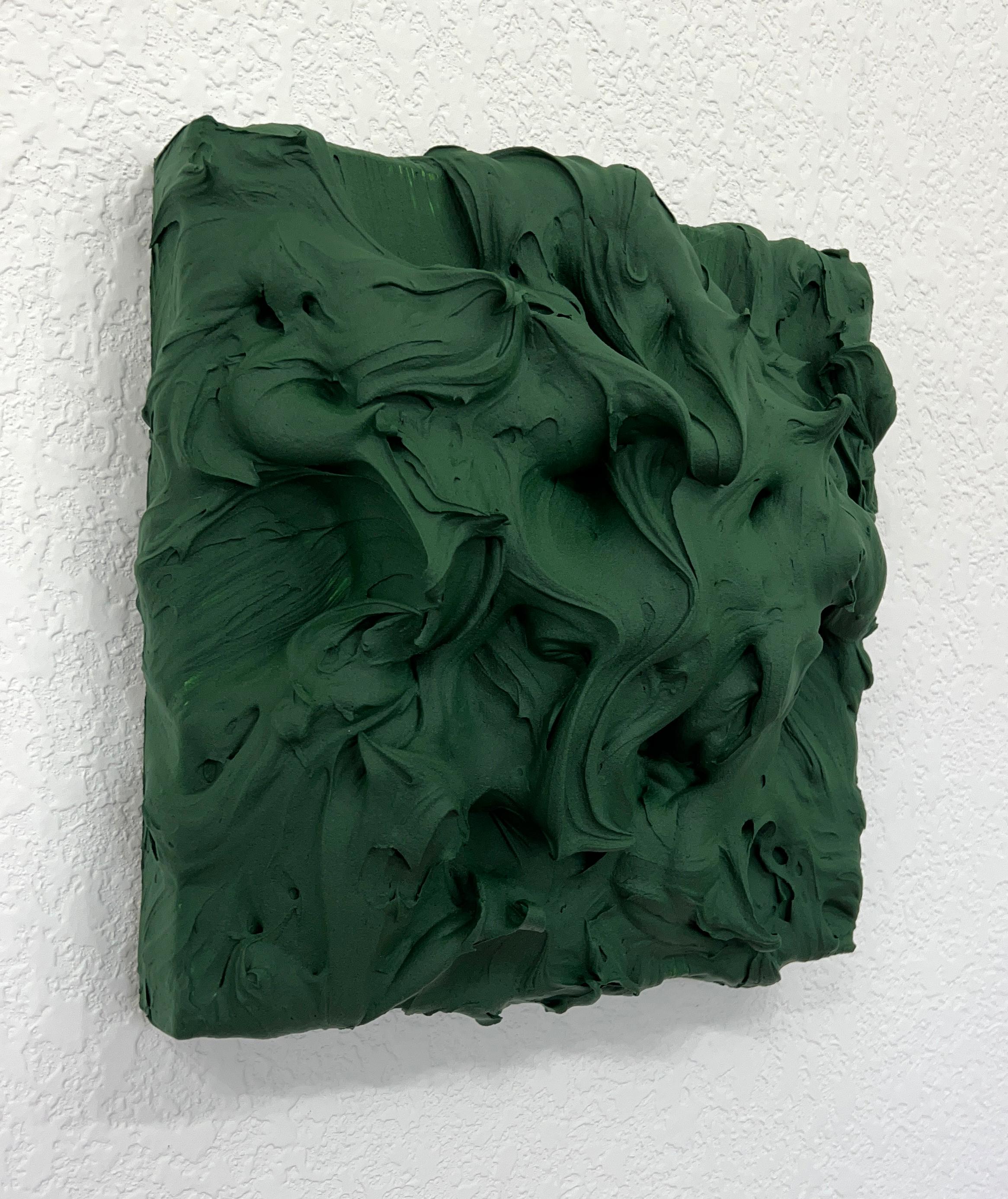 Exceso de verde savia (diseño de tarta pop monocromática cuadrada de pintura gruesa al empaste) - Sculpture de Chloe Hedden