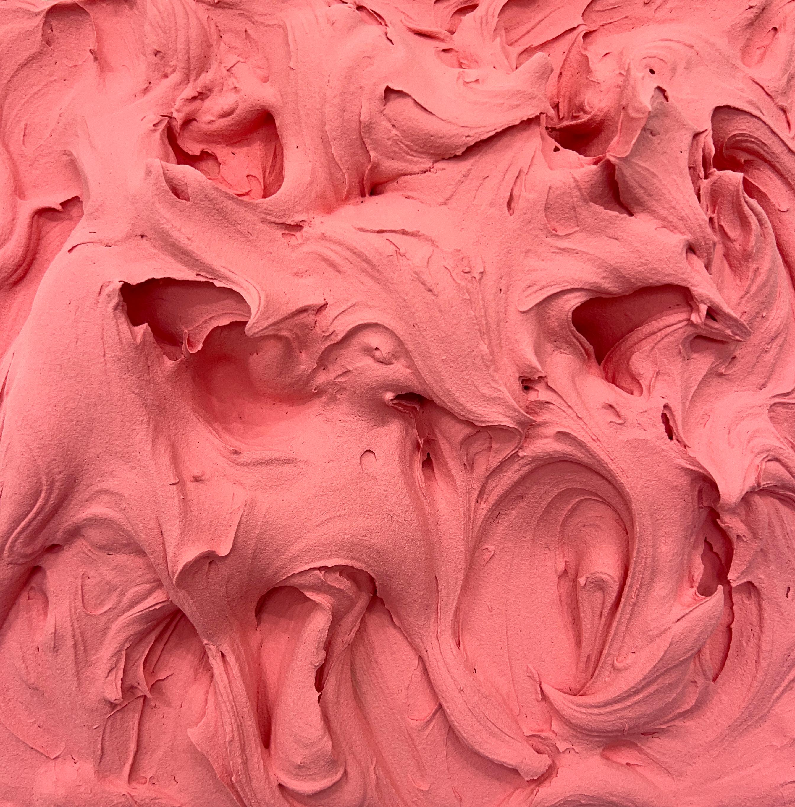 Venetien Rose Excess (pittura a impasto spesso, design pop monocromatico quadrato) - Sculpture di Chloe Hedden