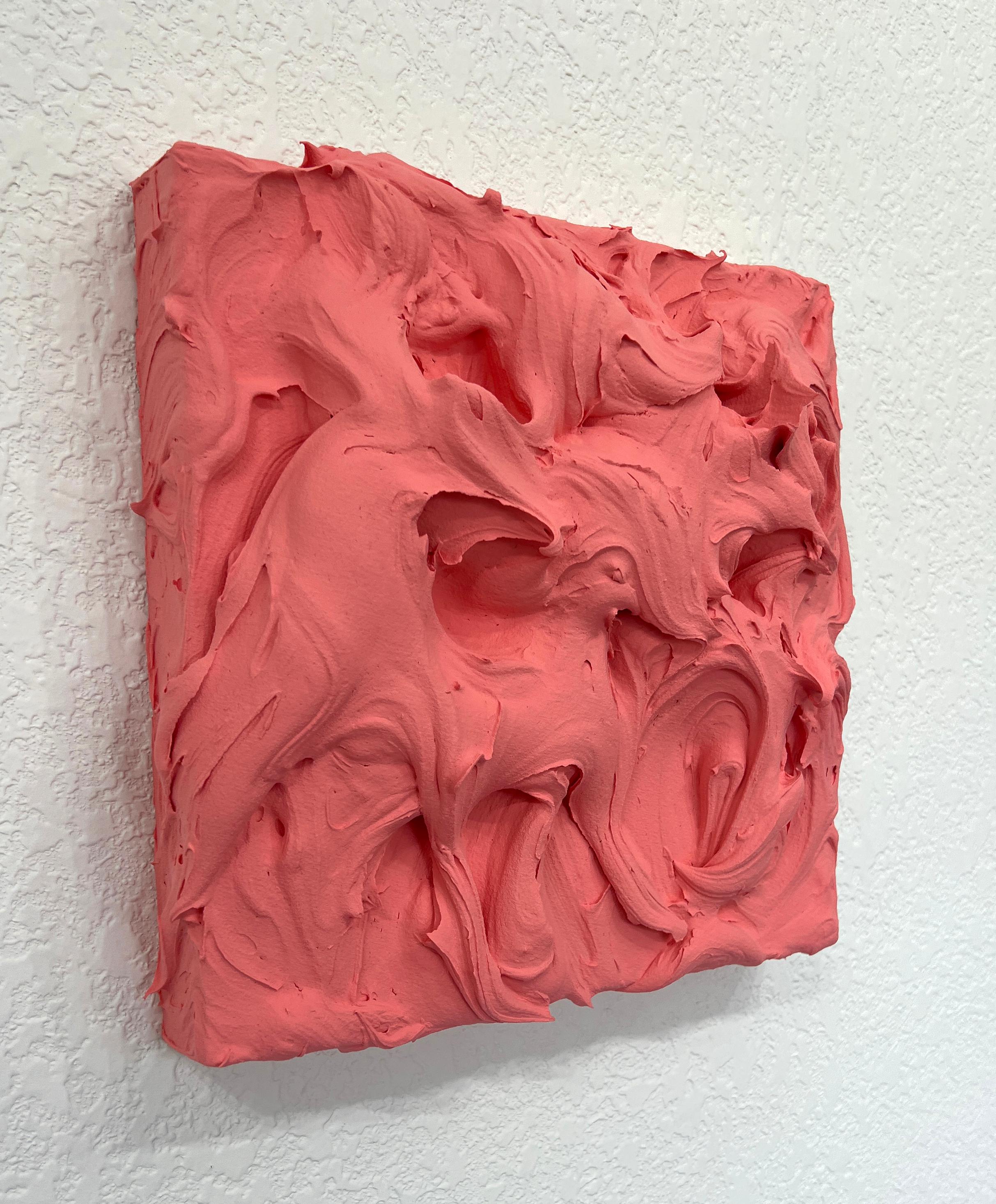 Venetien Rose Excess (pittura a impasto spesso, design pop monocromatico quadrato) - Abstract Sculpture Marrone di Chloe Hedden
