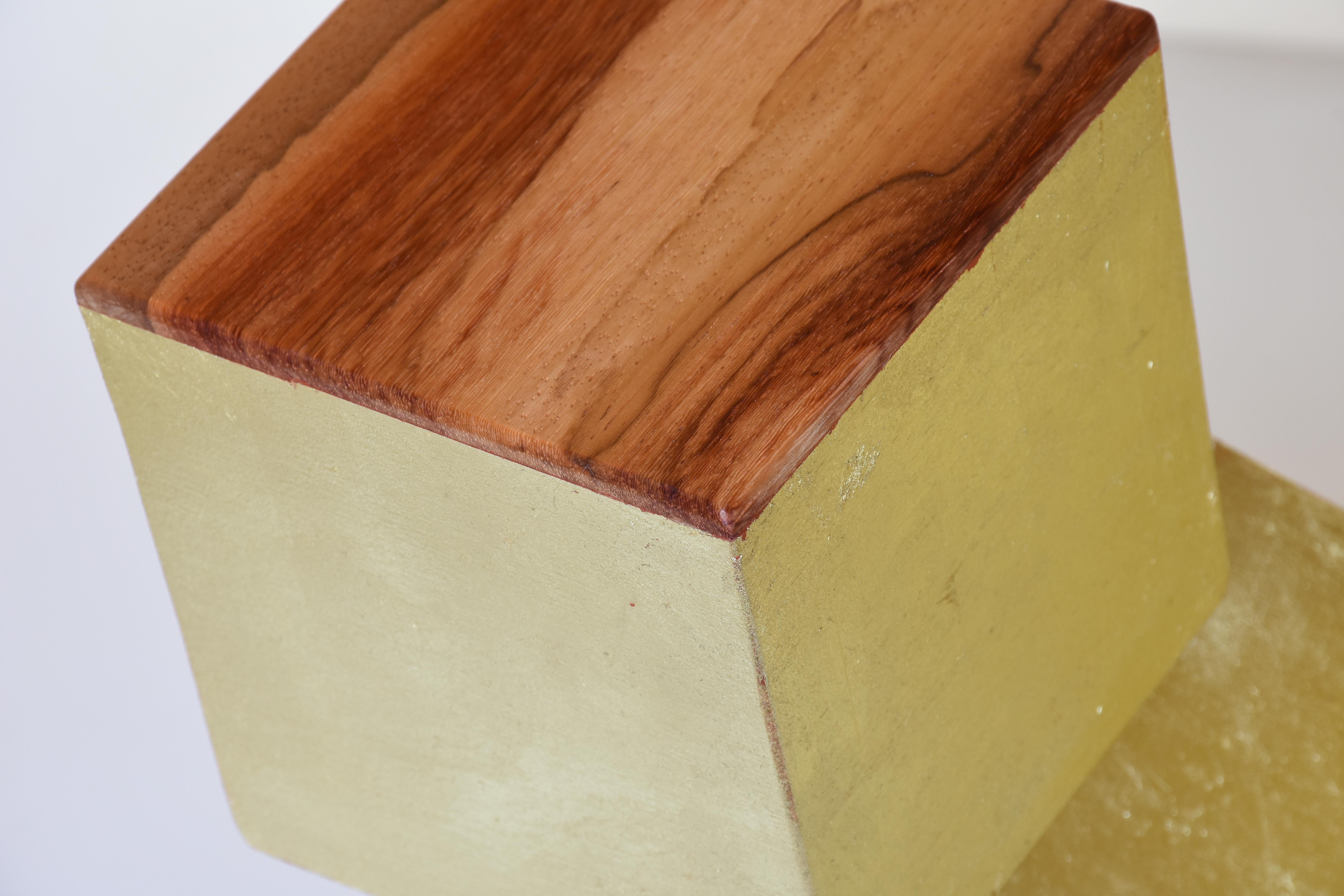 „18 Karat Gold und paduk pyrite“ ( kubische Tischskulptur, geometrisch, exotisches Holz) 12