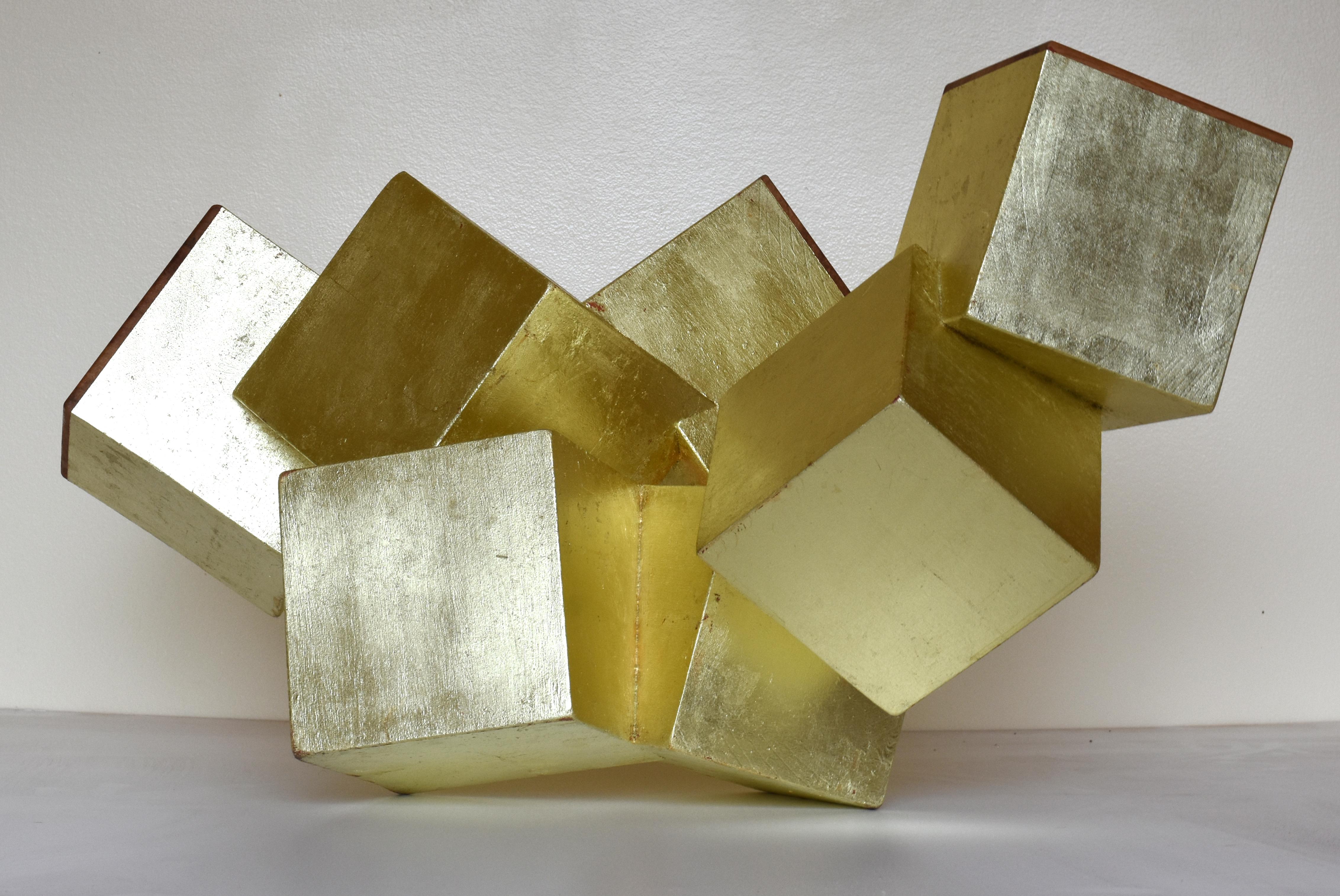 „18 Karat Gold und paduk pyrite“ ( kubische Tischskulptur, geometrisch, exotisches Holz) 2