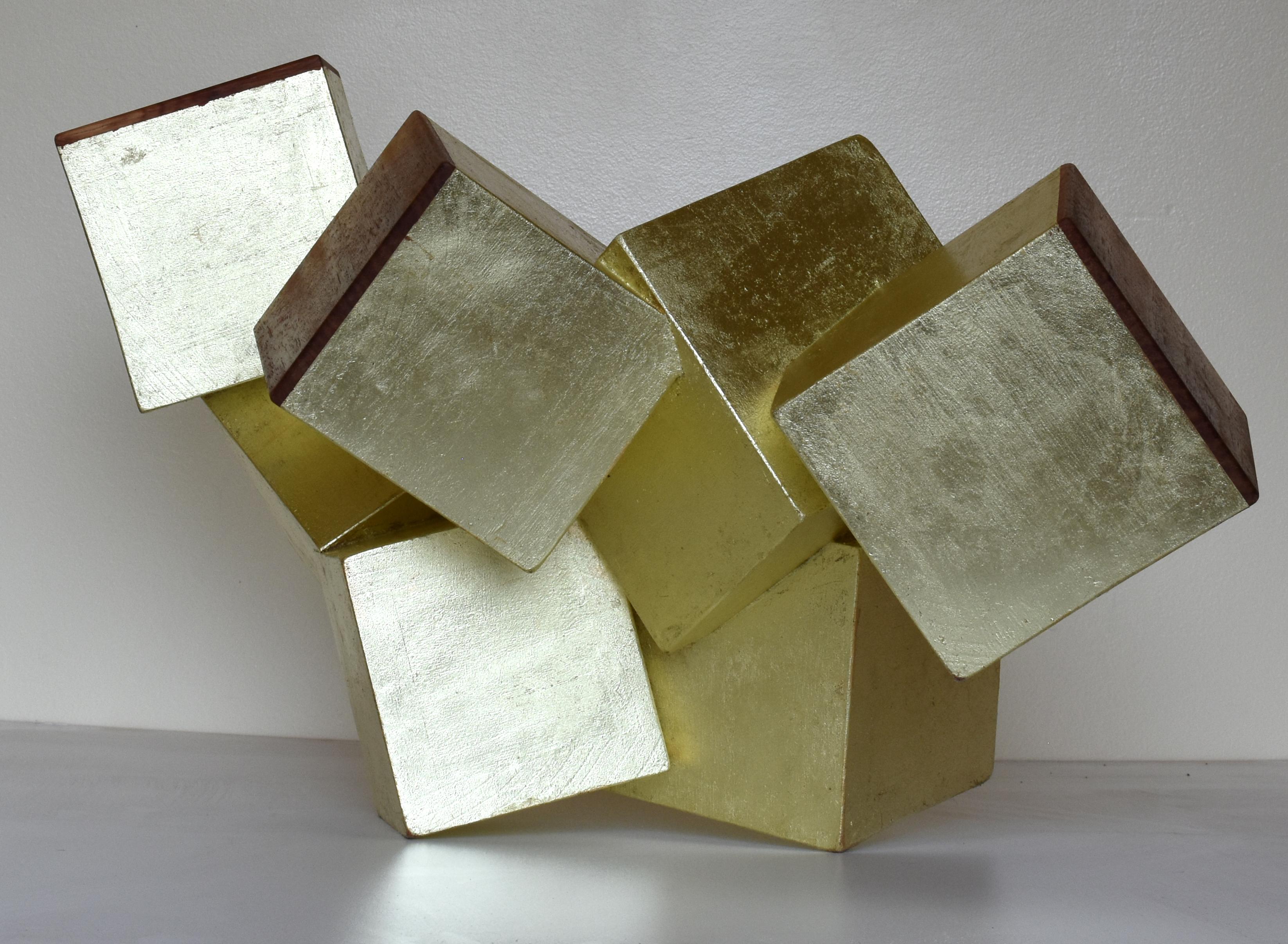„18 Karat Gold und paduk pyrite“ ( kubische Tischskulptur, geometrisch, exotisches Holz) 4