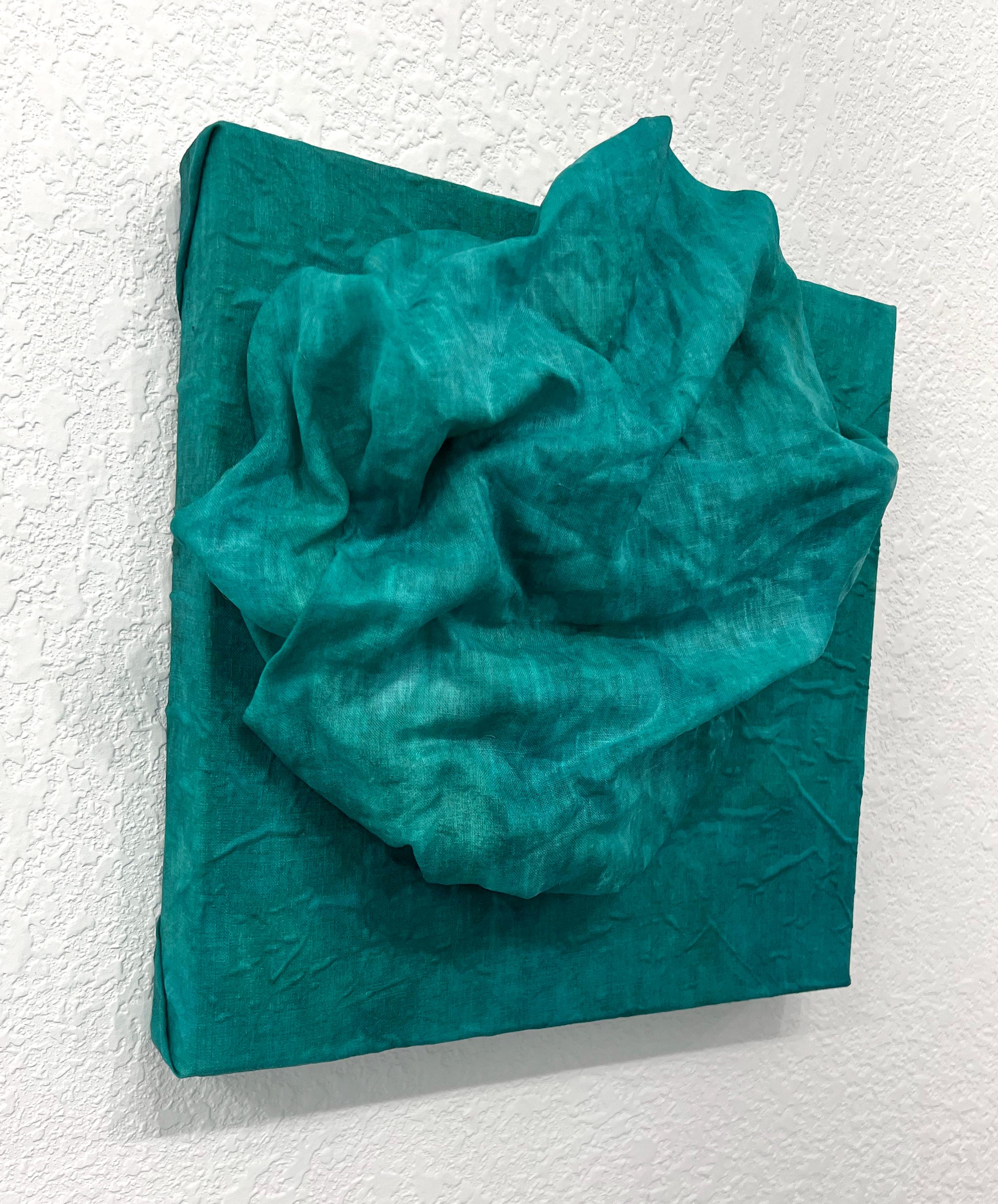 Celadon 4 (tessuto di lino spesso di colore blu verde acqua che si piega in un disegno floreale monocromatico) in vendita 3
