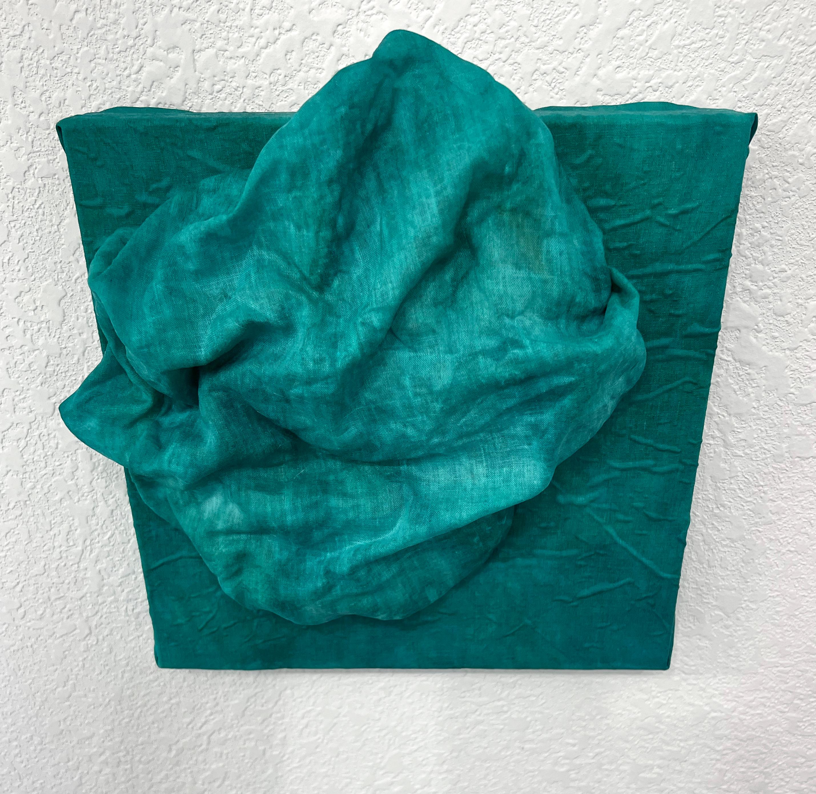 Celadon 4 (tessuto di lino spesso di colore blu verde acqua che si piega in un disegno floreale monocromatico) in vendita 5