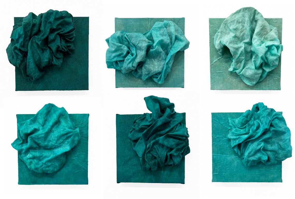 Celadon 4 (tessuto di lino spesso di colore blu verde acqua che si piega in un disegno floreale monocromatico) in vendita 6