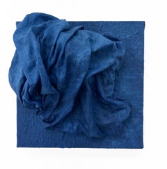 Indigo 2 (dunkles Indigoblau, dicke Leinenfalte, monochromes Design)
