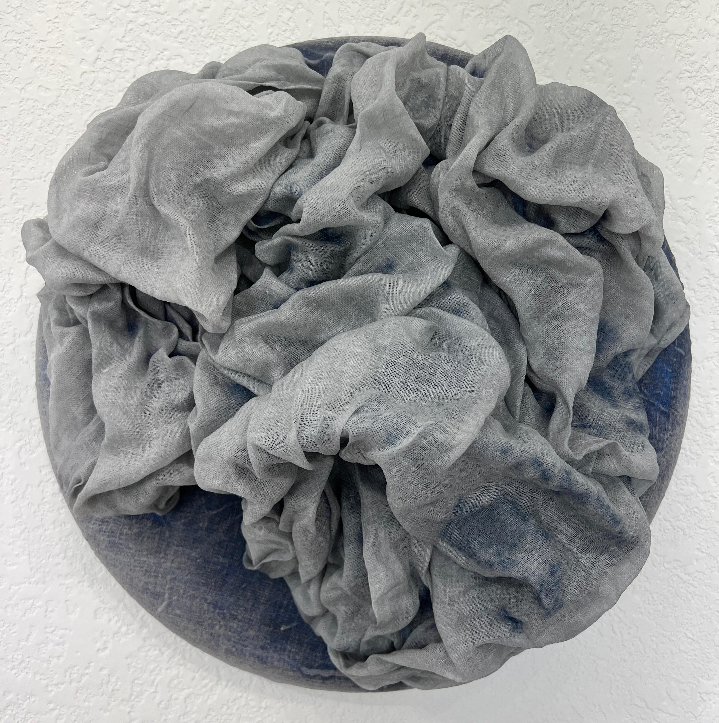 My Mother's Tears Inundation (graues 3D-Textil aus Sackleinen, monochromes Design) (Abstrakt), Mixed Media Art, von Chloe Hedden