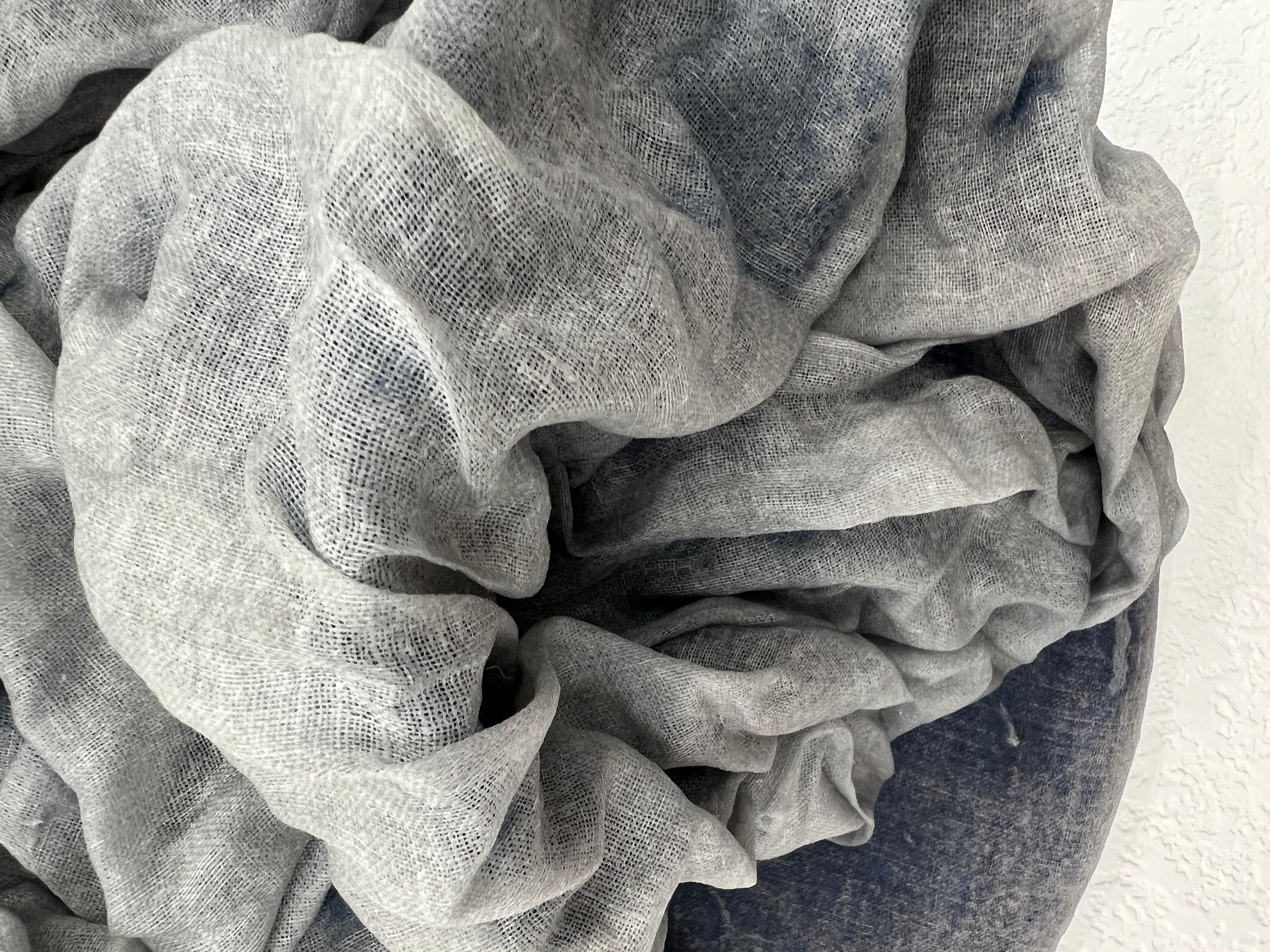 My Mother's Tears Inundation (graues 3D-Textil aus Sackleinen, monochromes Design) im Angebot 1