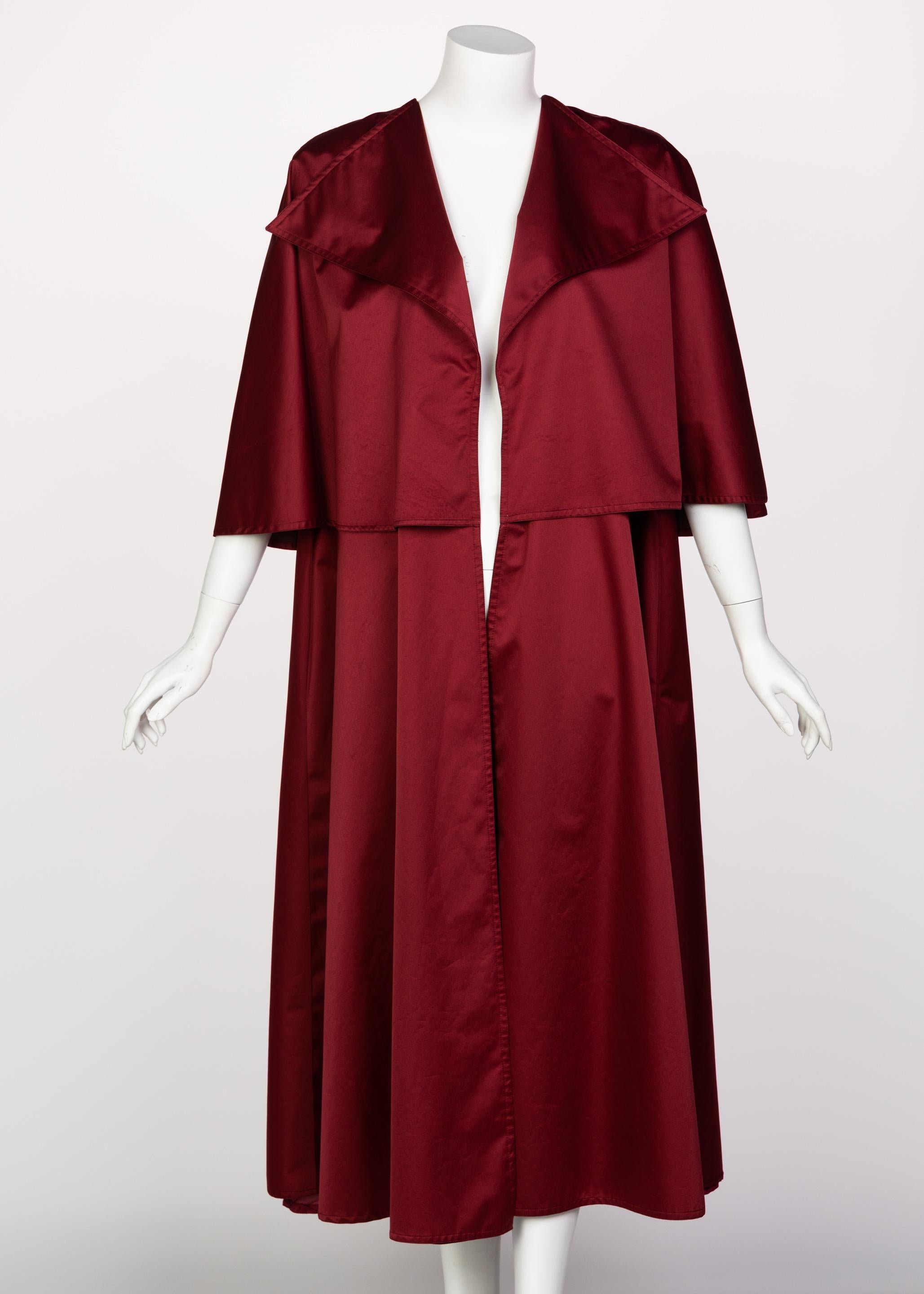 Chloé karl Lagerfeld Bordeaux Gabardine Belted Cape Trenchcoat, 1980er Damen im Angebot