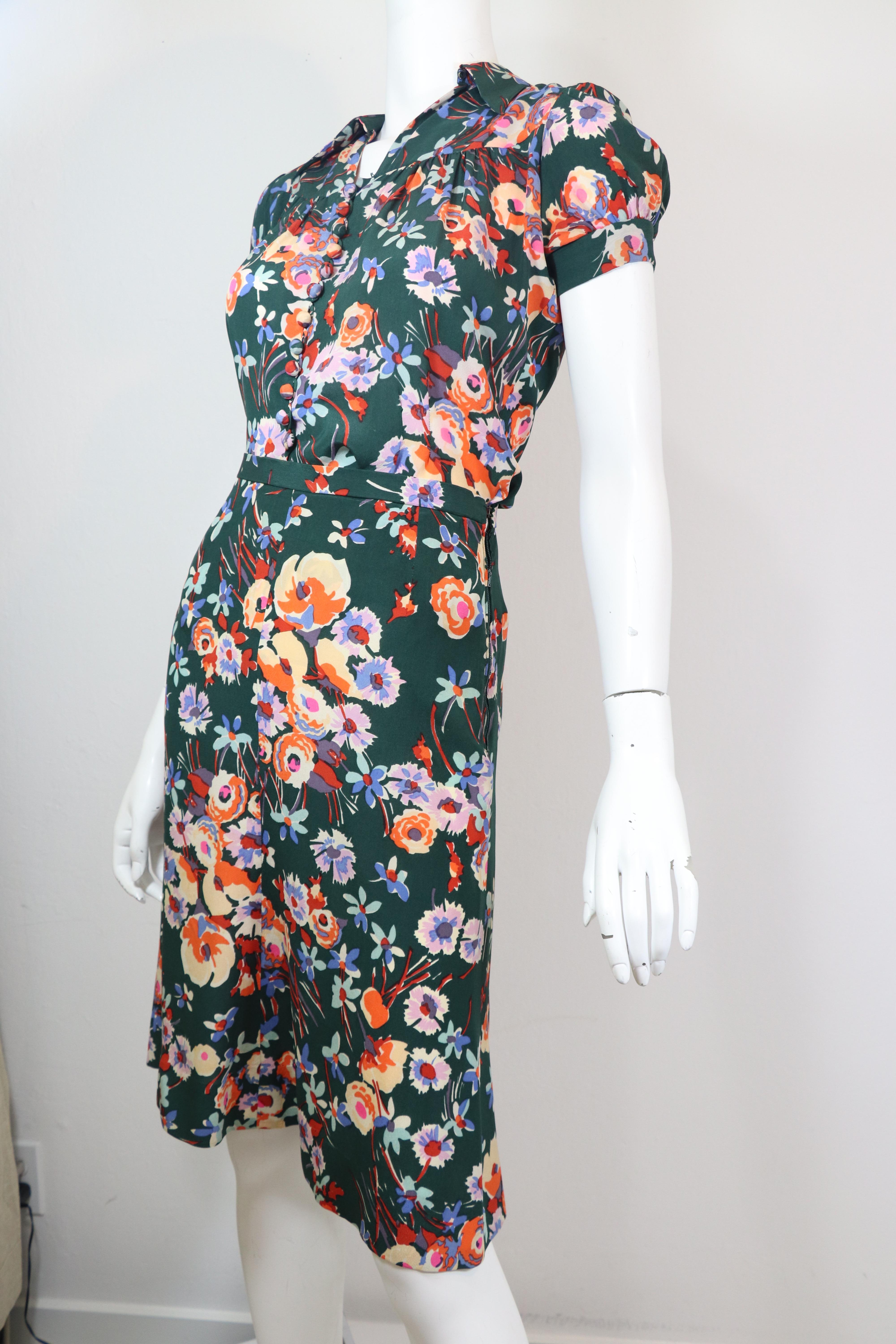 Chloe Lagerfeld Early 1970's Vintage Floral Print Skirt and Blouse 38 In Good Condition In Carmel, CA