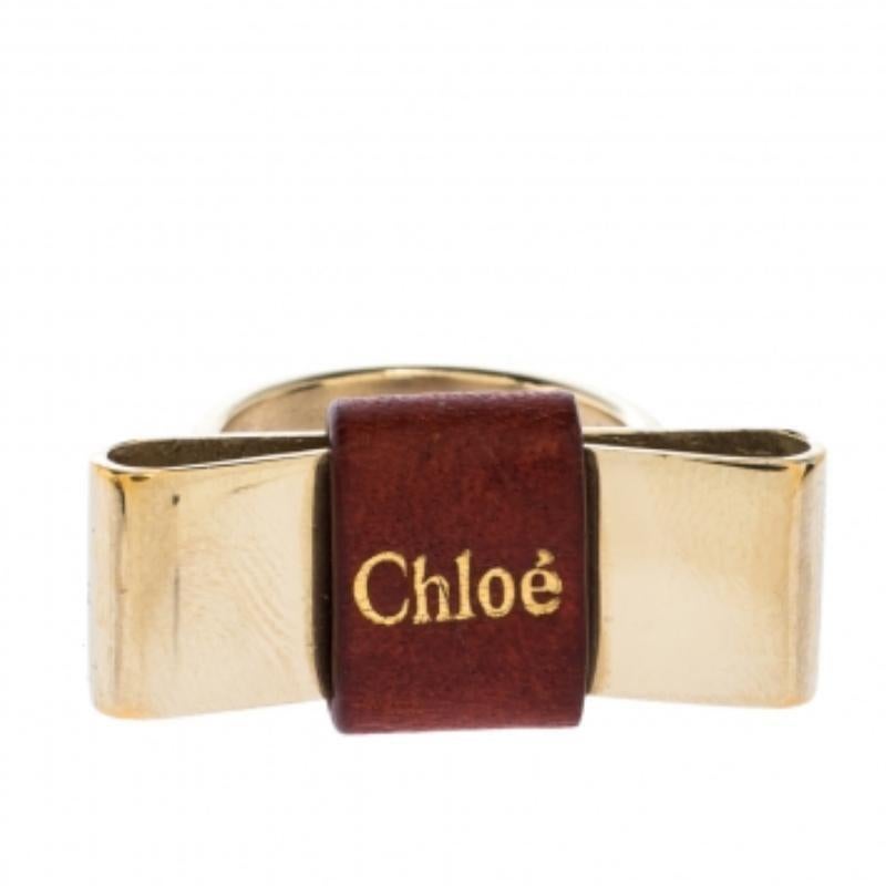 Chloe Leather Bow Motif Gold Tone Ring Taille 54 Bon état - En vente à Dubai, Al Qouz 2