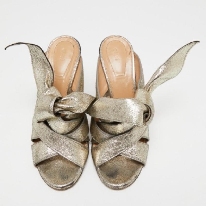 Women's Chloe Light Gold Textured Leather Knot Detail Mules Size 39 For Sale
