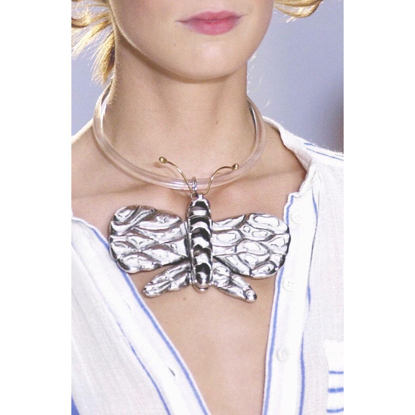 Chloè Lucite Silver Butterfly Collar Necklace, 2004 In Excellent Condition In Boca Raton, FL
