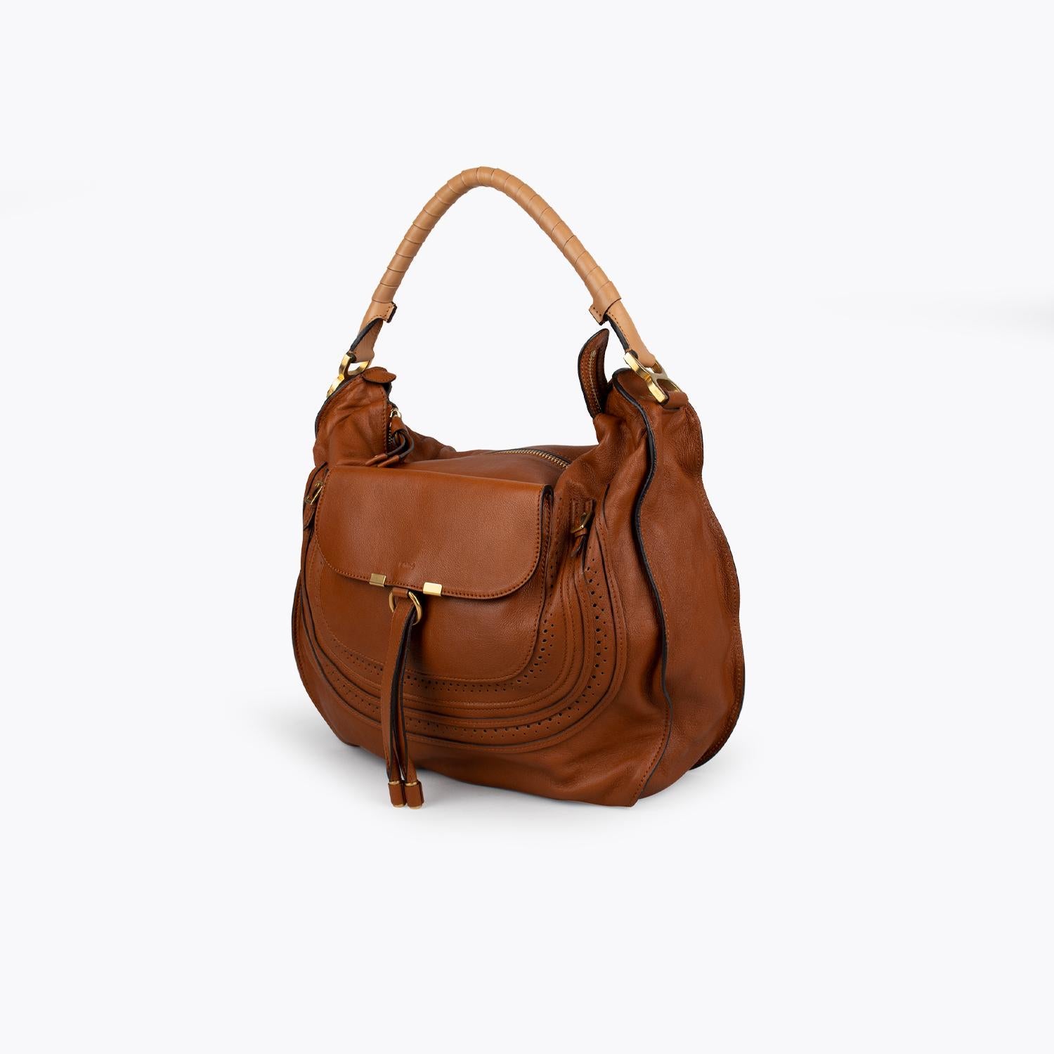 CHLOÉ Marcie Braided Hobo

- Gold-tone hardware
- Brown Leather
- Rolled Handle
- Single Exterior Pocket
- Green Textile Lining & Dual Interior Pockets

Overall Preloved Condition: Very Good
Exterior Condition: Very Good. Minor scratches and marks