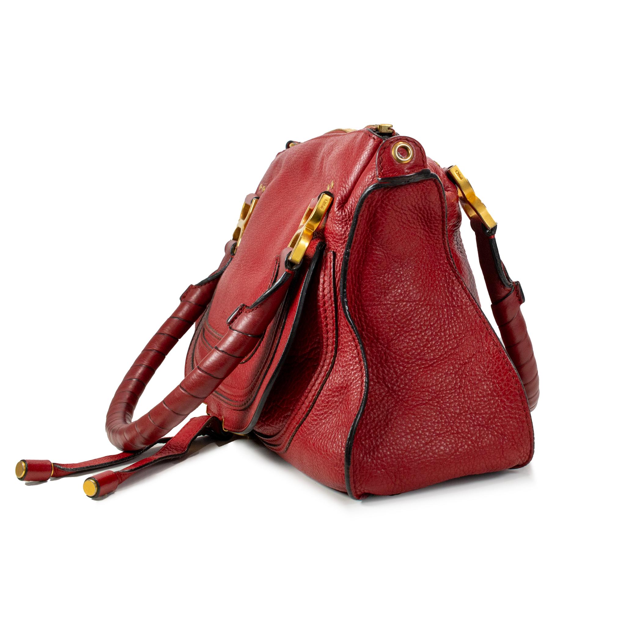 Donna Chloé Marcie, borsa a tracolla in pelle rossa con finiture in oro, con manico in alto in vendita