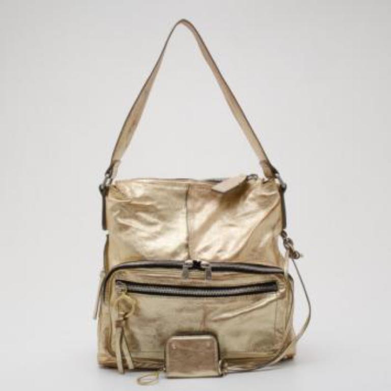 Borsa a tracolla grande Chloe in oro metallizzato In condizioni discrete in vendita a Dubai, Al Qouz 2