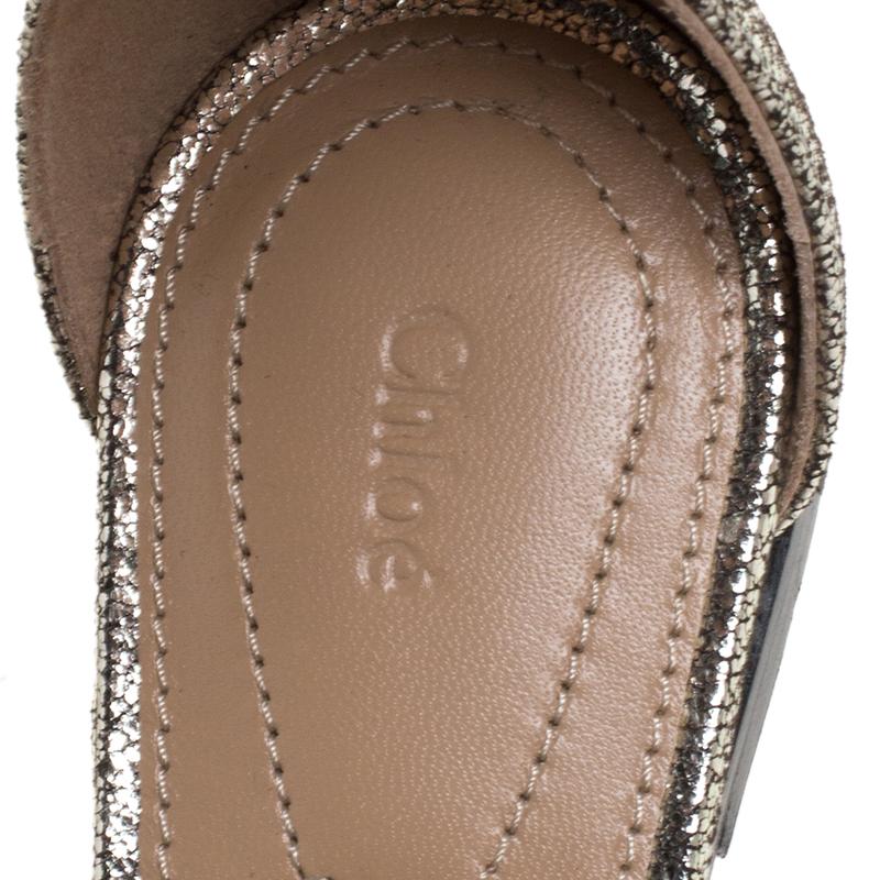 Chloe Metallic Gold Leather Mike Bow Flat Sandals Size 36 In New Condition In Dubai, Al Qouz 2