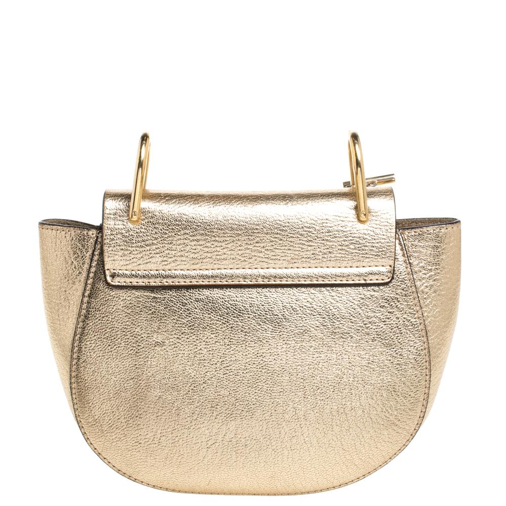 One of the most recognizable bags in the luxury world, Chloe's Drew bag was part of the label's Fall/Winter 2014 collection. It carries a distinct shape and minimal style detailing. This shoulder bag has been meticulously crafted from leather and